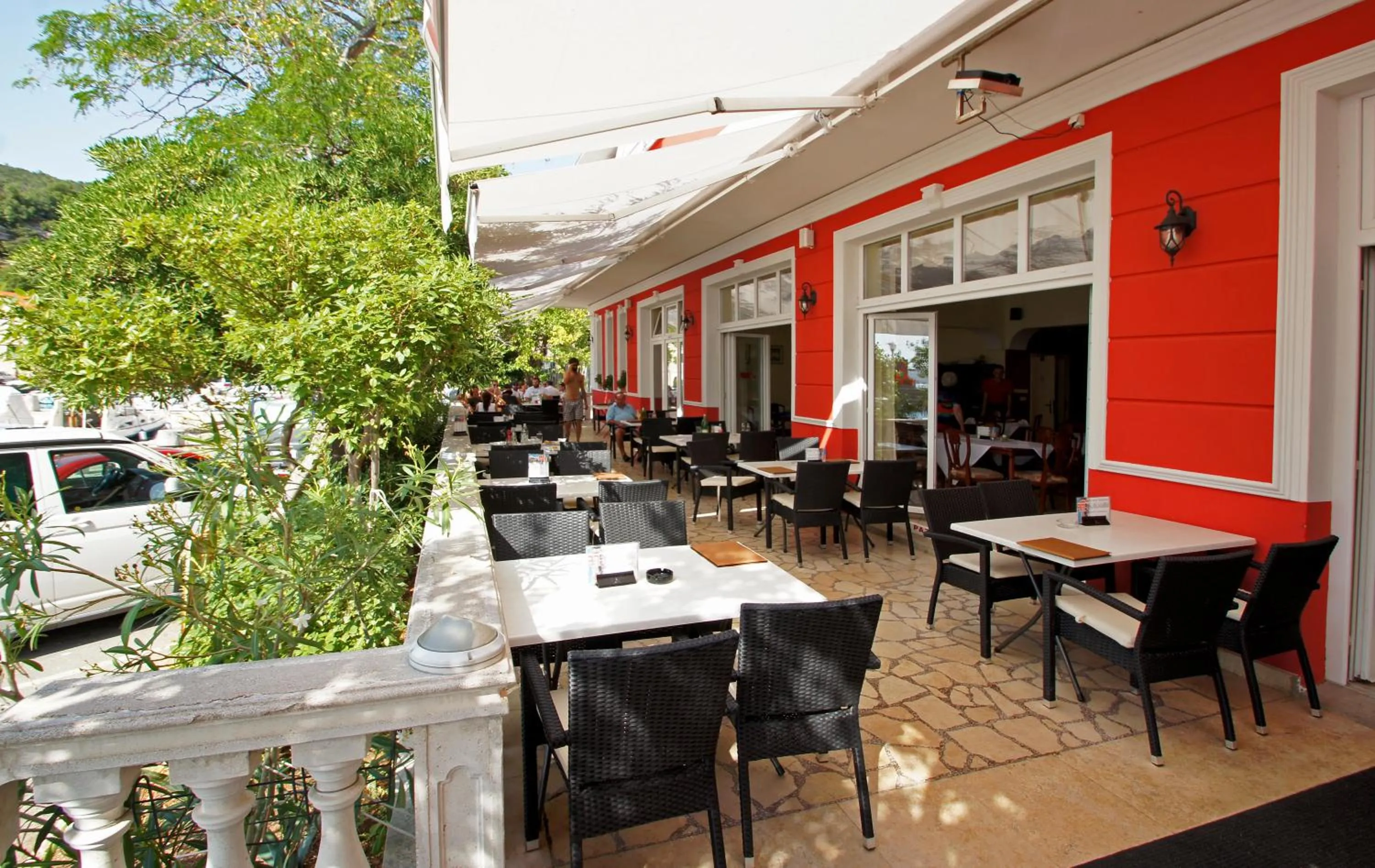 Lux Hotel Pansion