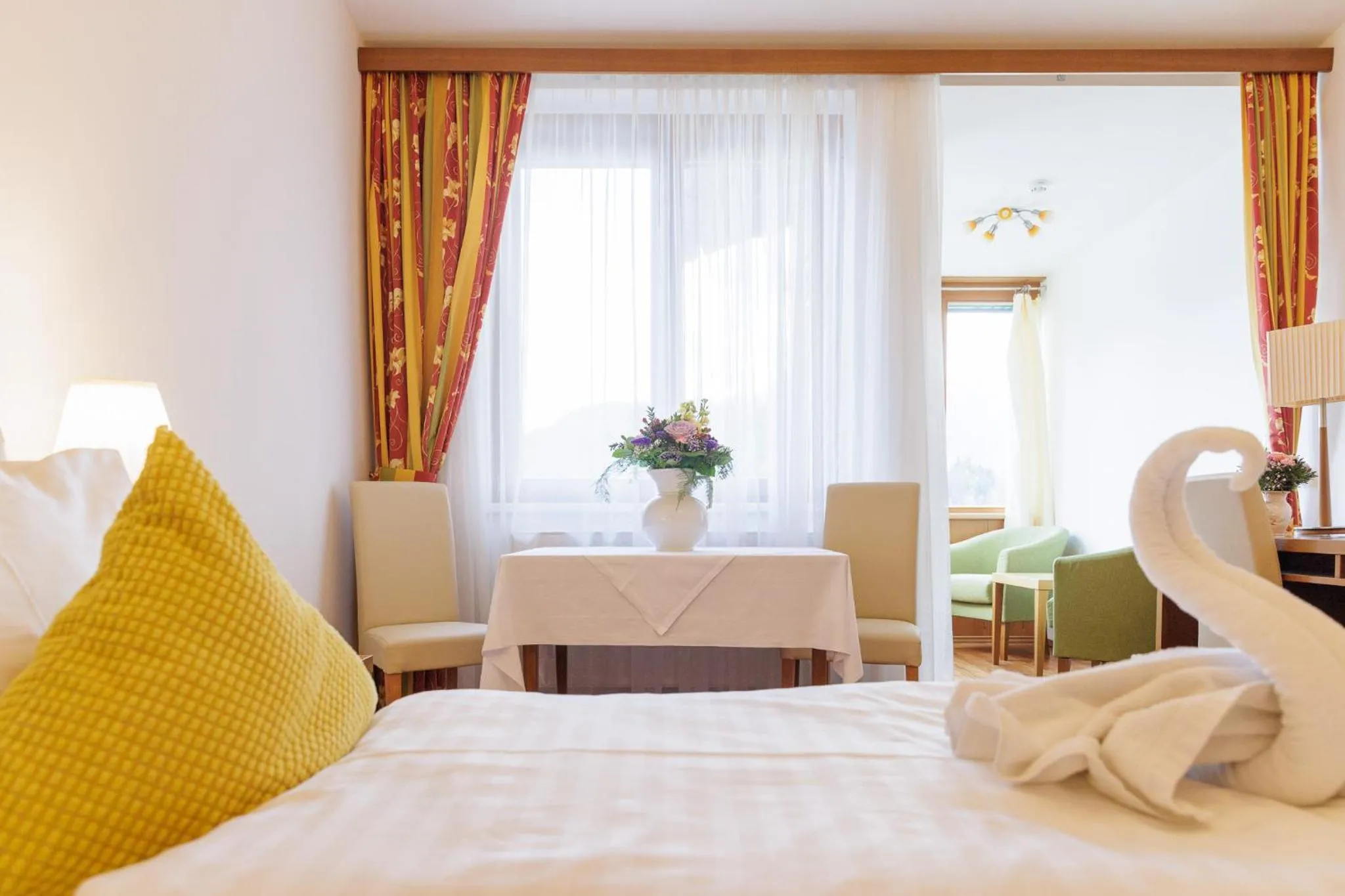 Photo of the whole room, Bed in Hotel am See - Seeresidenz