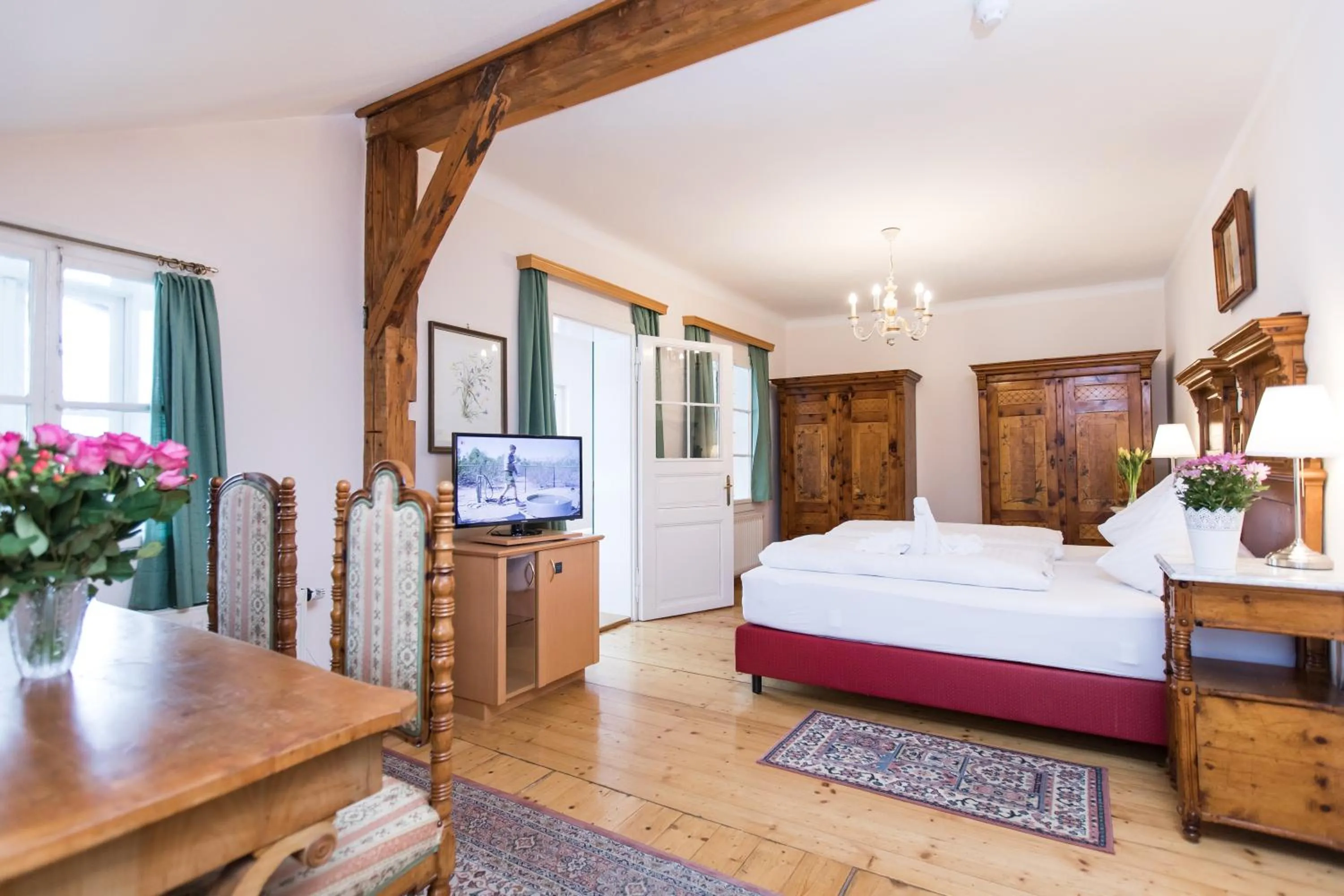 Photo of the whole room, Bed in Hotel am See - Seeresidenz