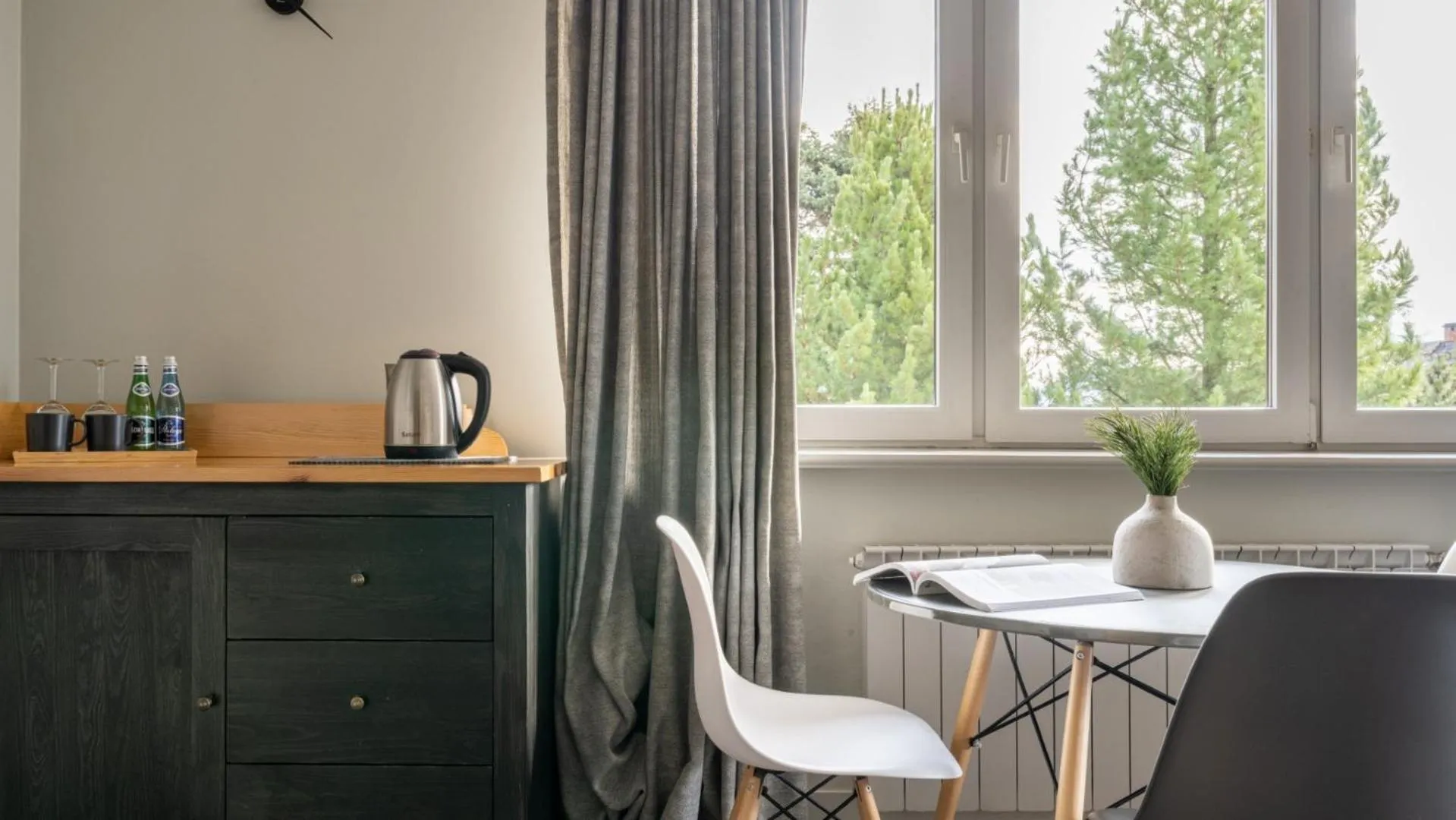 Coffee/tea facilities in Panorama Premium