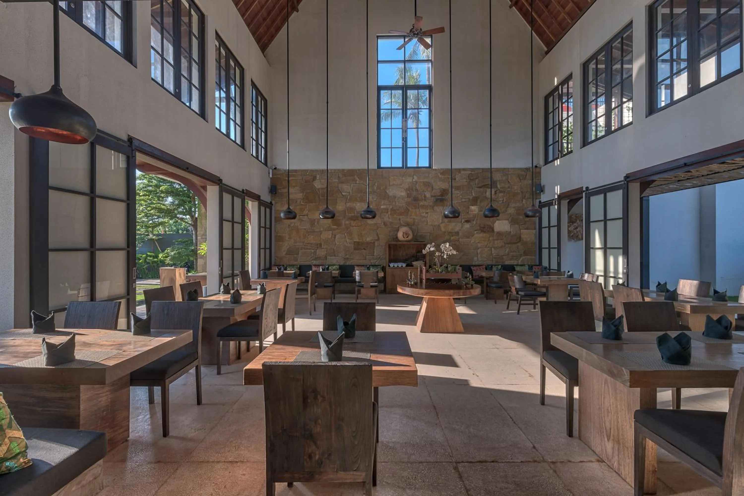 Restaurant/places to eat in Kemangi Bed and Breakfast