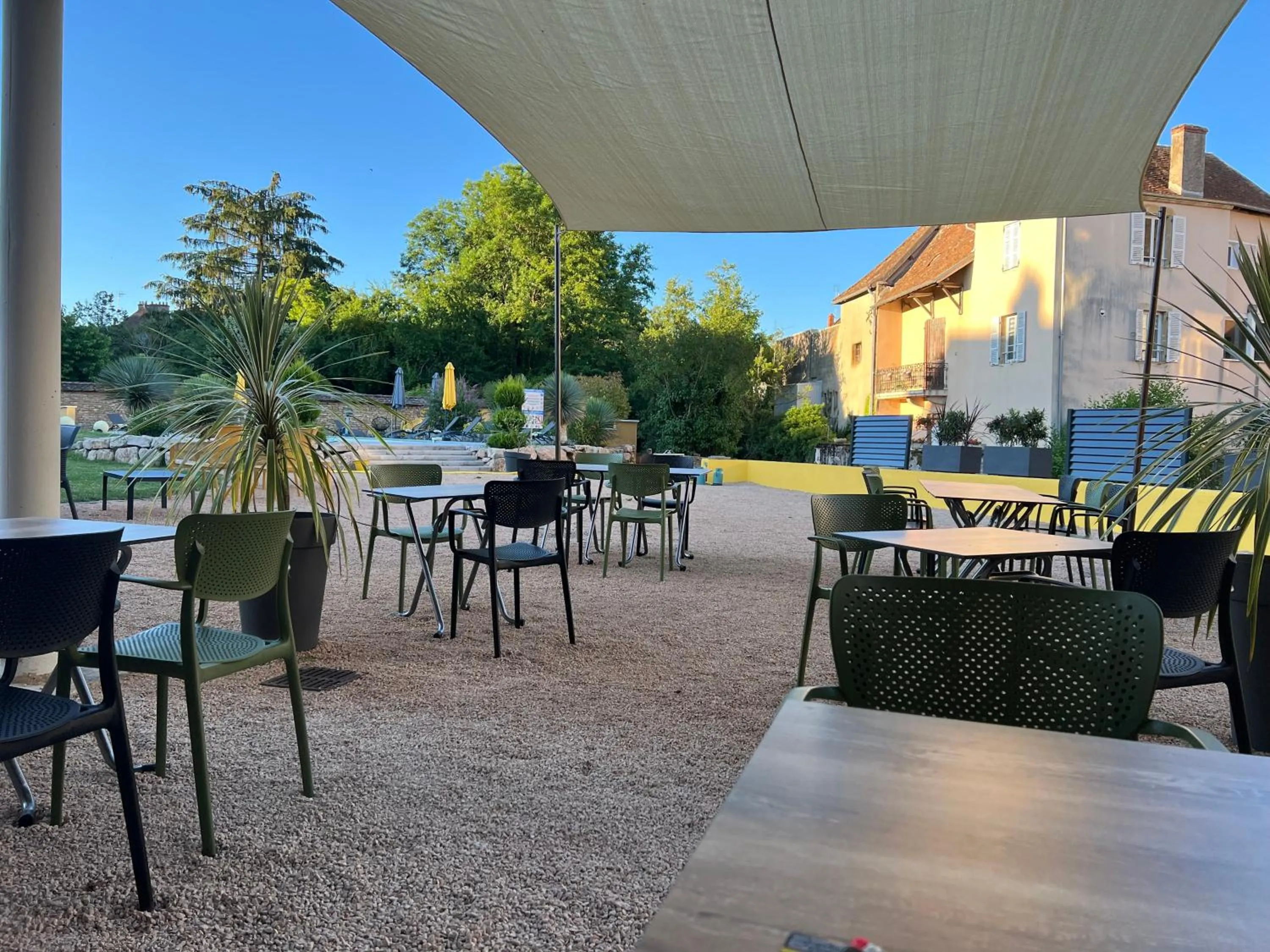 Restaurant/places to eat in Hôtel du Lion d'OR