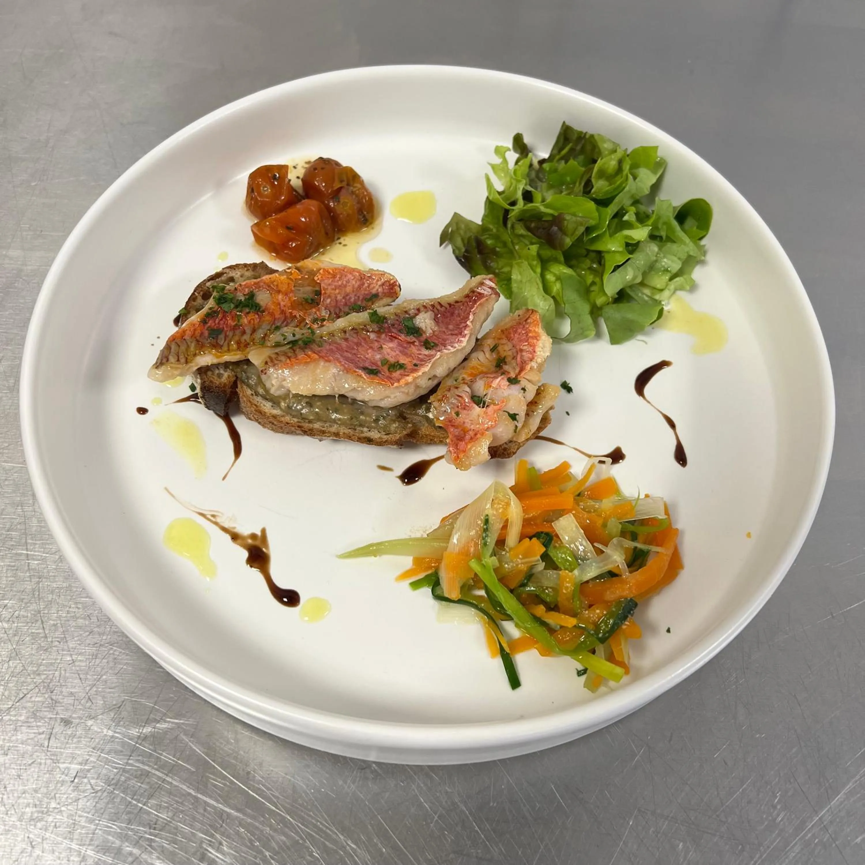 Restaurant/places to eat in Hôtel du Lion d'OR