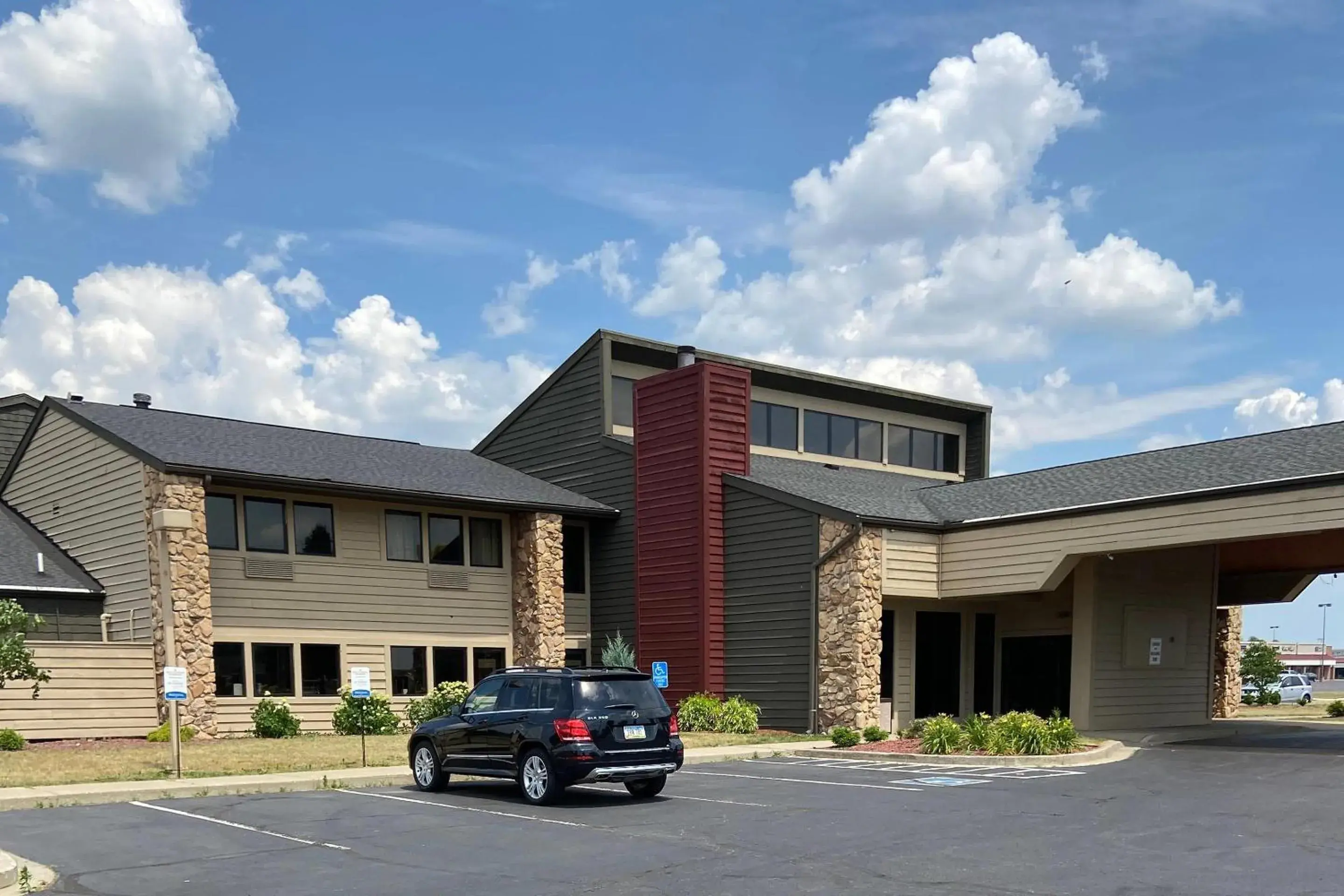 Property building in Quality Inn & Suites Goshen Property building in Quality Inn & Suites Goshen