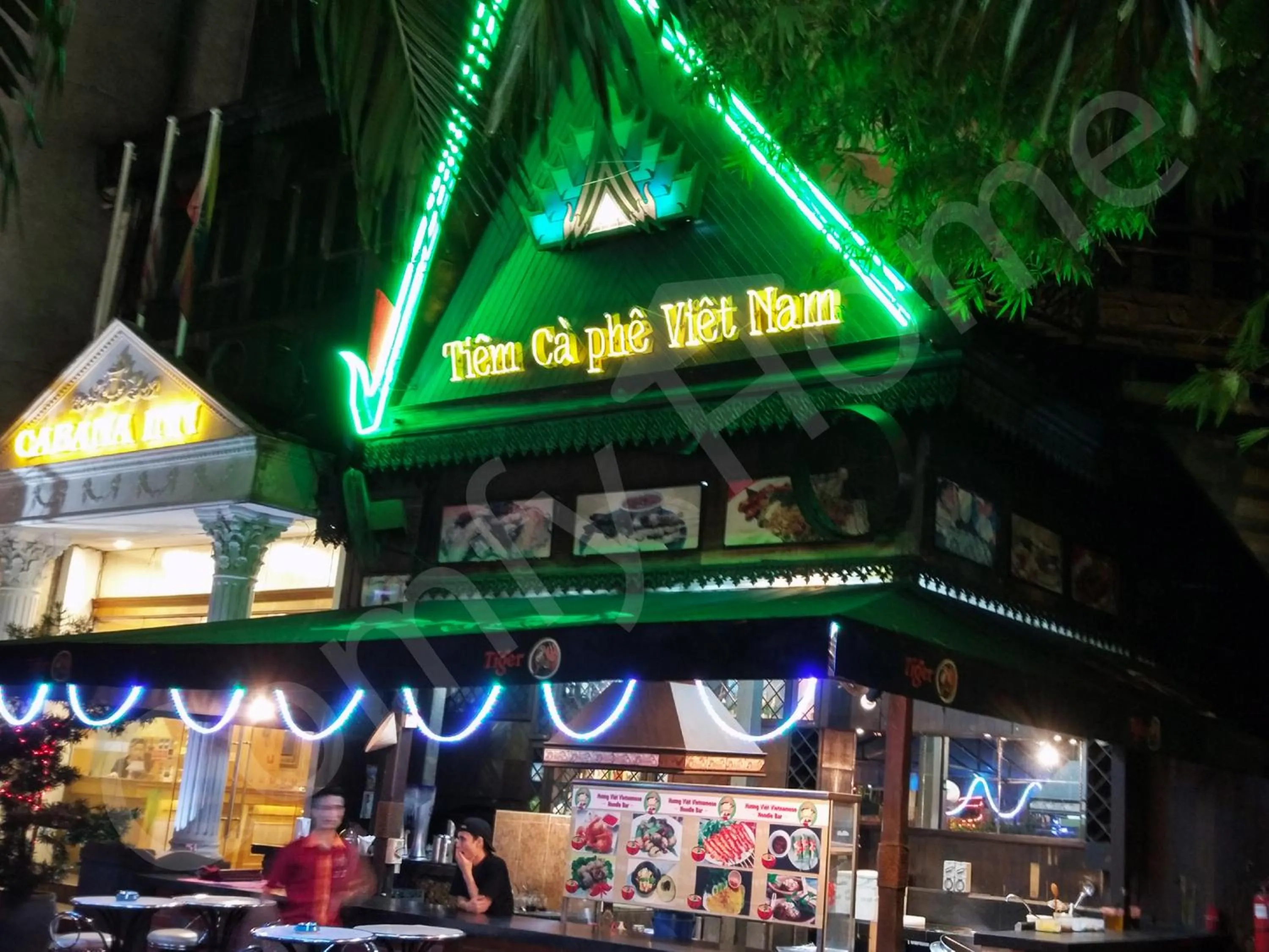 Restaurant/places to eat in 5 STAR & LUXURY Apartment near KLCC/ KL City Centre