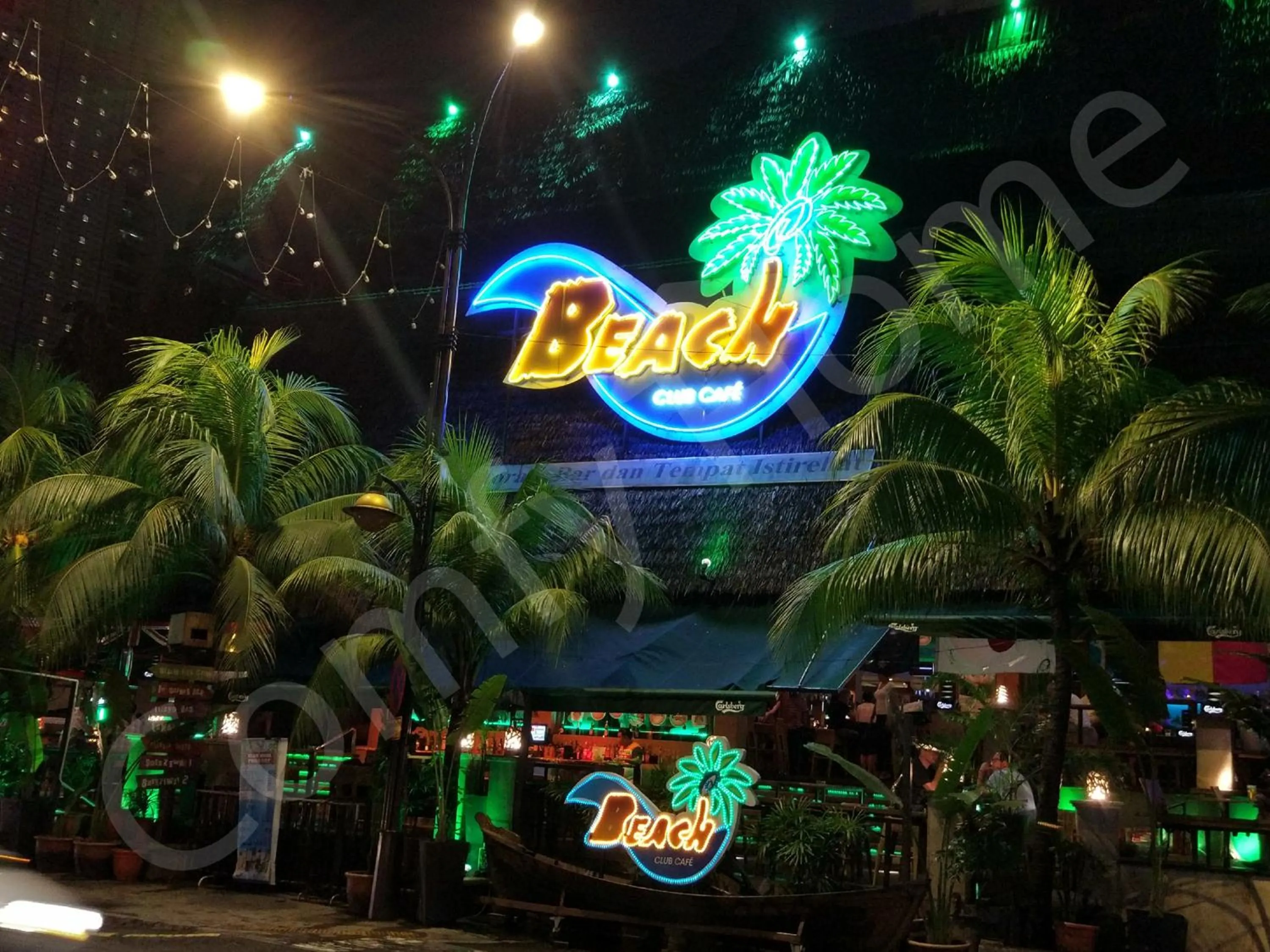 Restaurant/places to eat in 5 STAR & LUXURY Apartment near KLCC/ KL City Centre