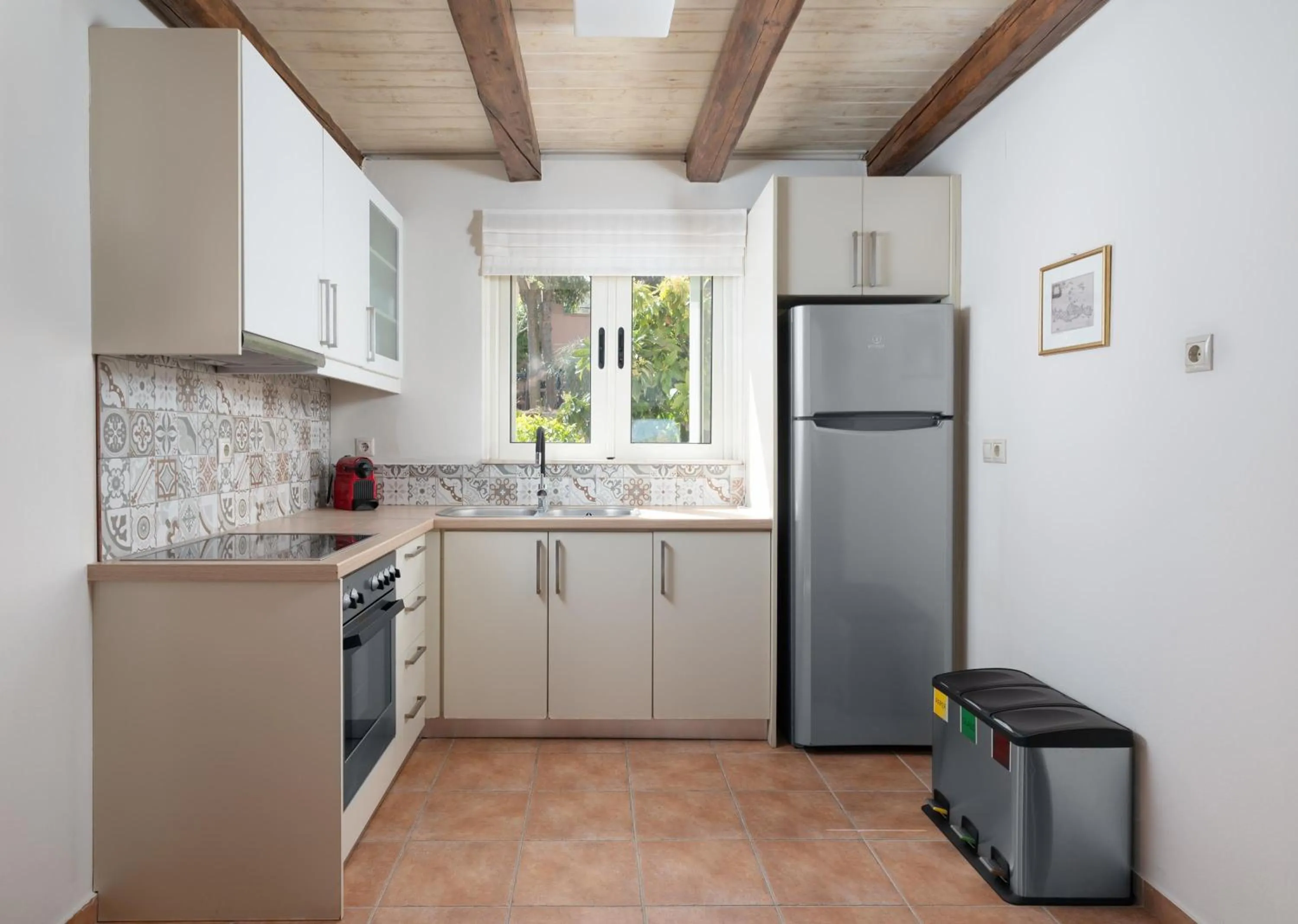 Photo of the whole room in Eliathos Hillside Retreat