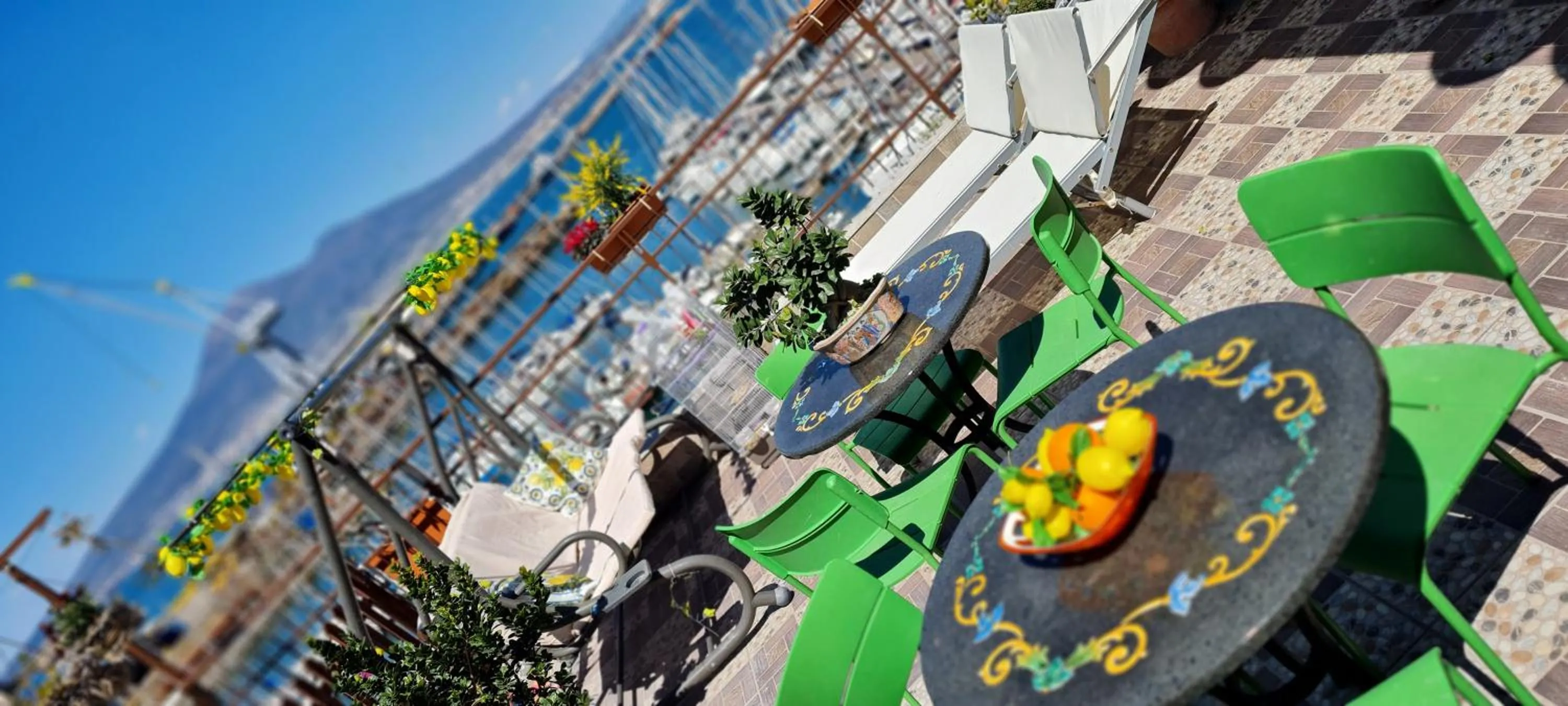 Restaurant/places to eat in Siriana open space