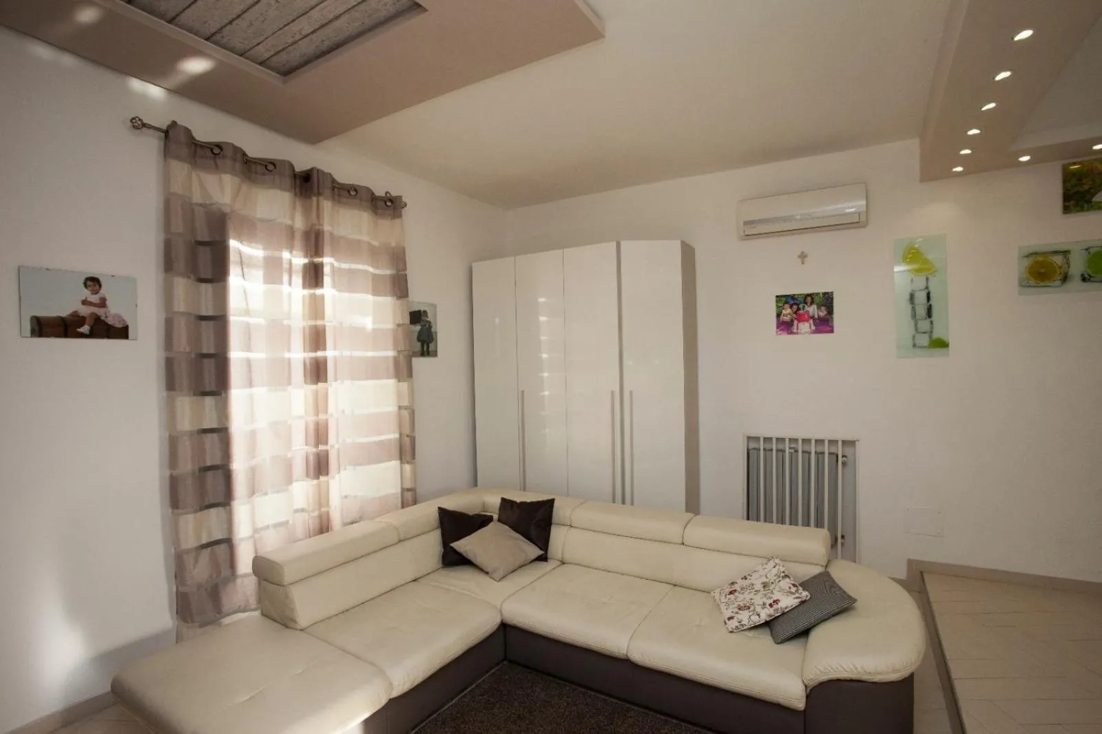 Sea view, Bed in Siriana open space