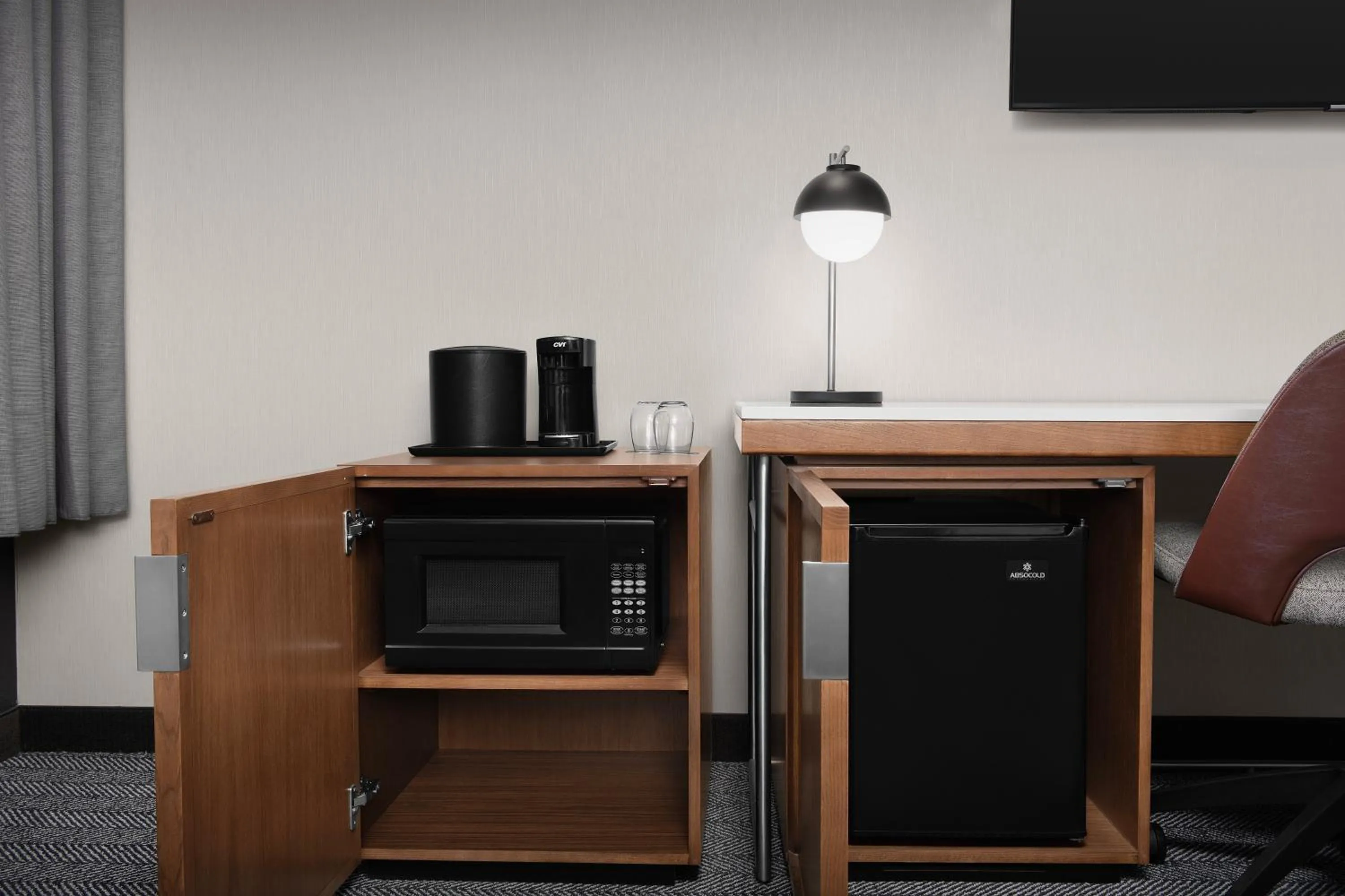 Coffee/tea facilities in Courtyard by Marriott Paso Robles