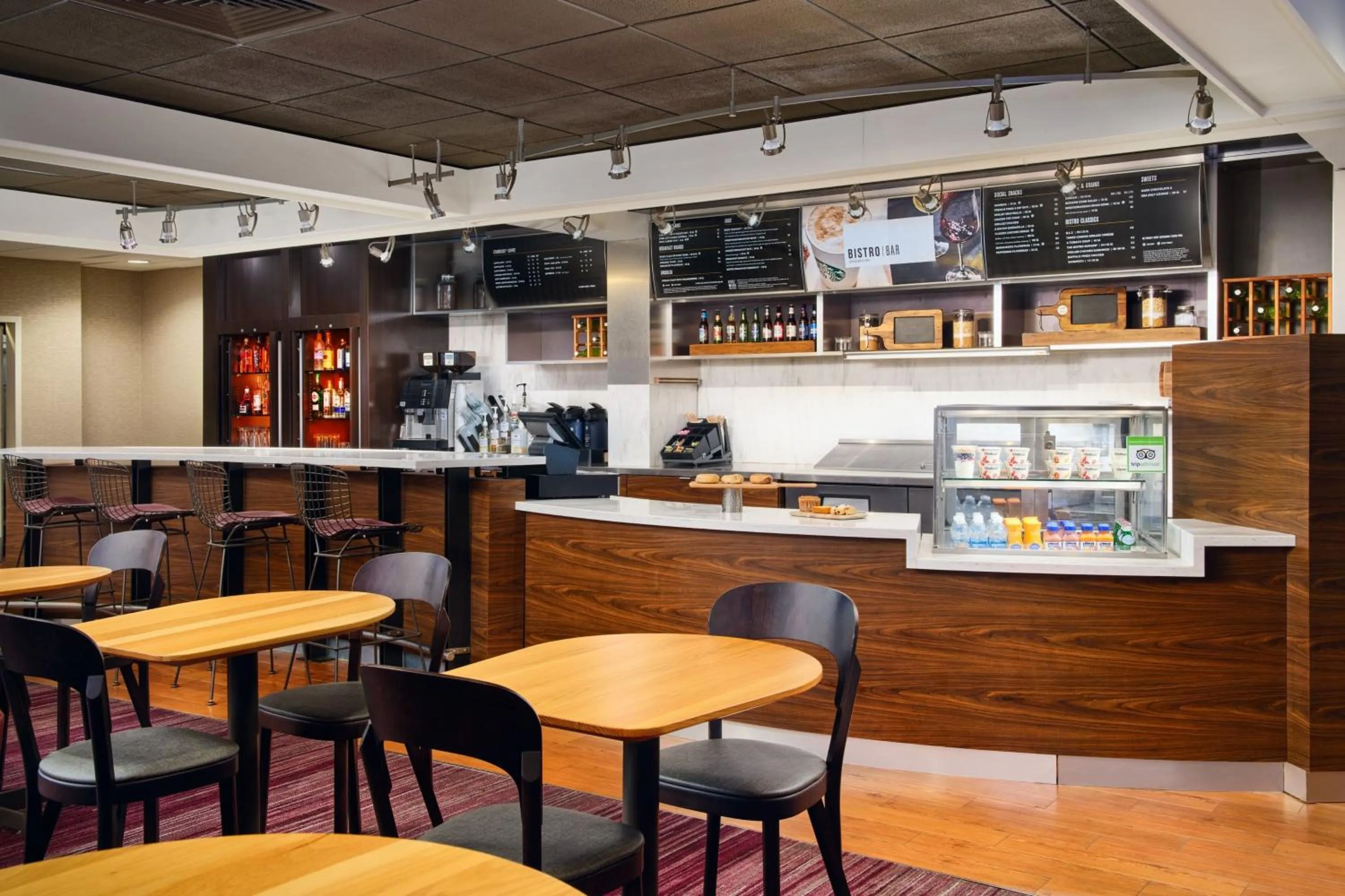 Breakfast in Courtyard by Marriott Scranton Montage Mountain