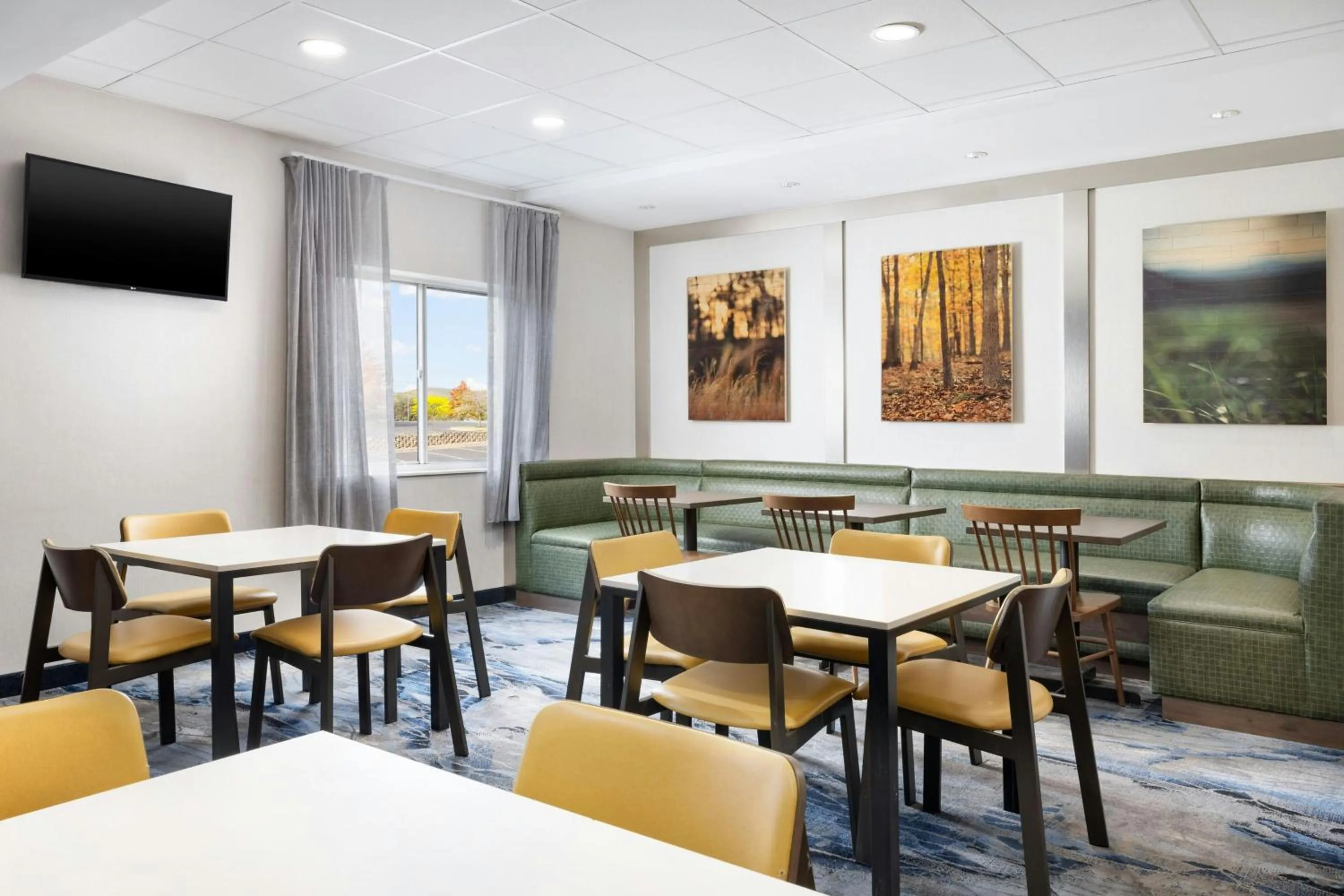 Breakfast in Fairfield Inn Scranton