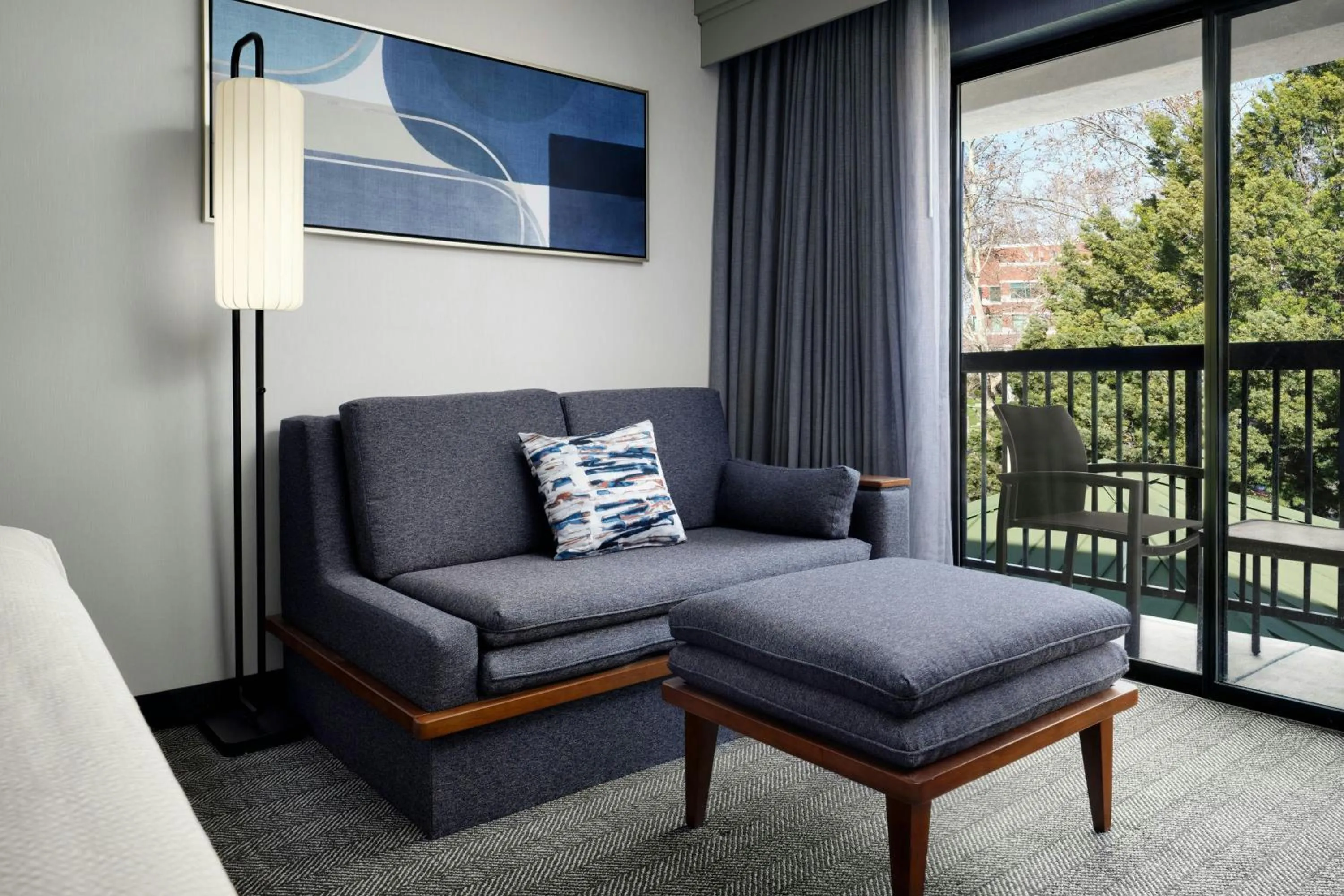 Photo of the whole room in Courtyard by Marriott Stockton