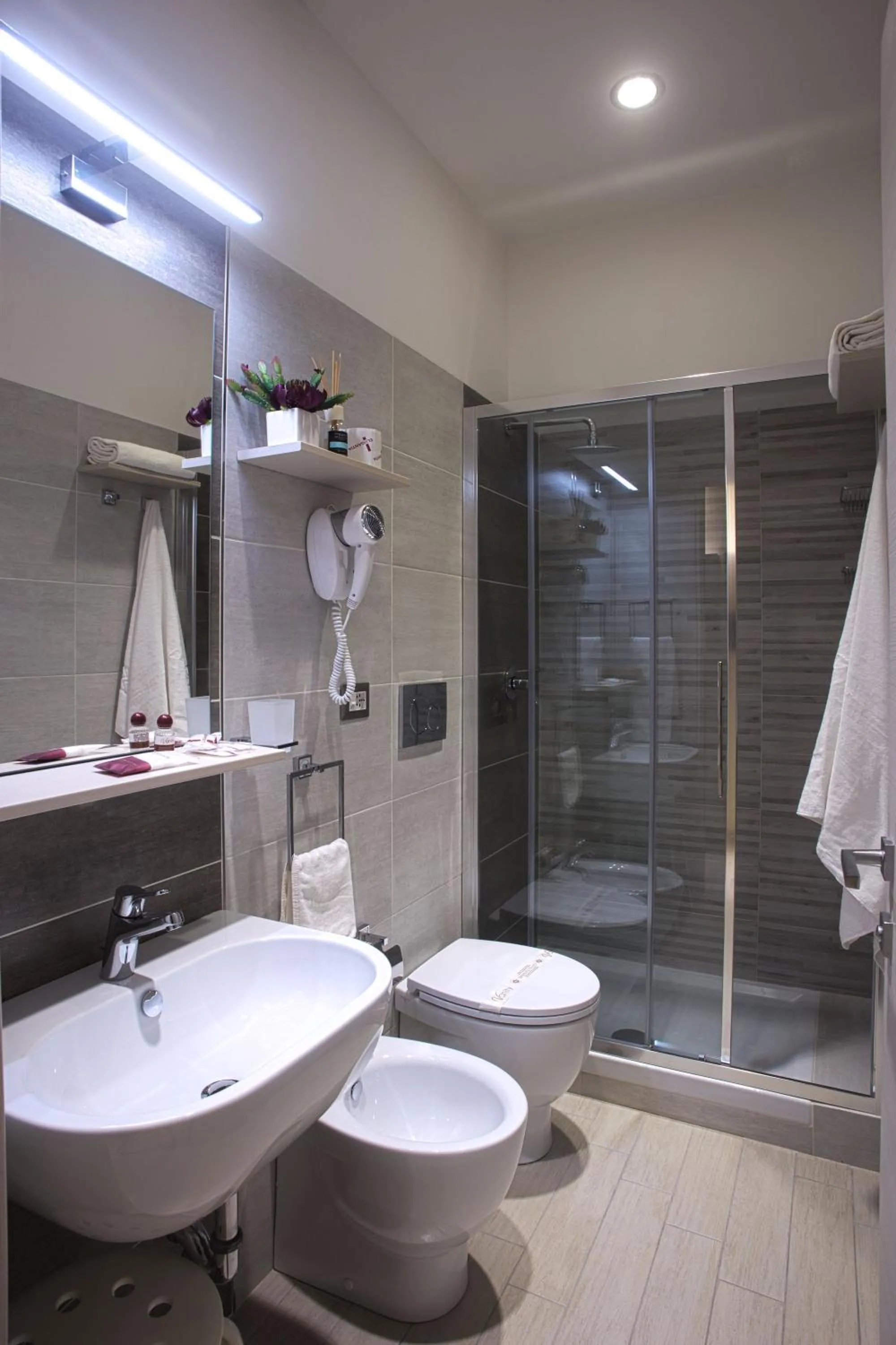 Bathroom in Hotel Marcantonio