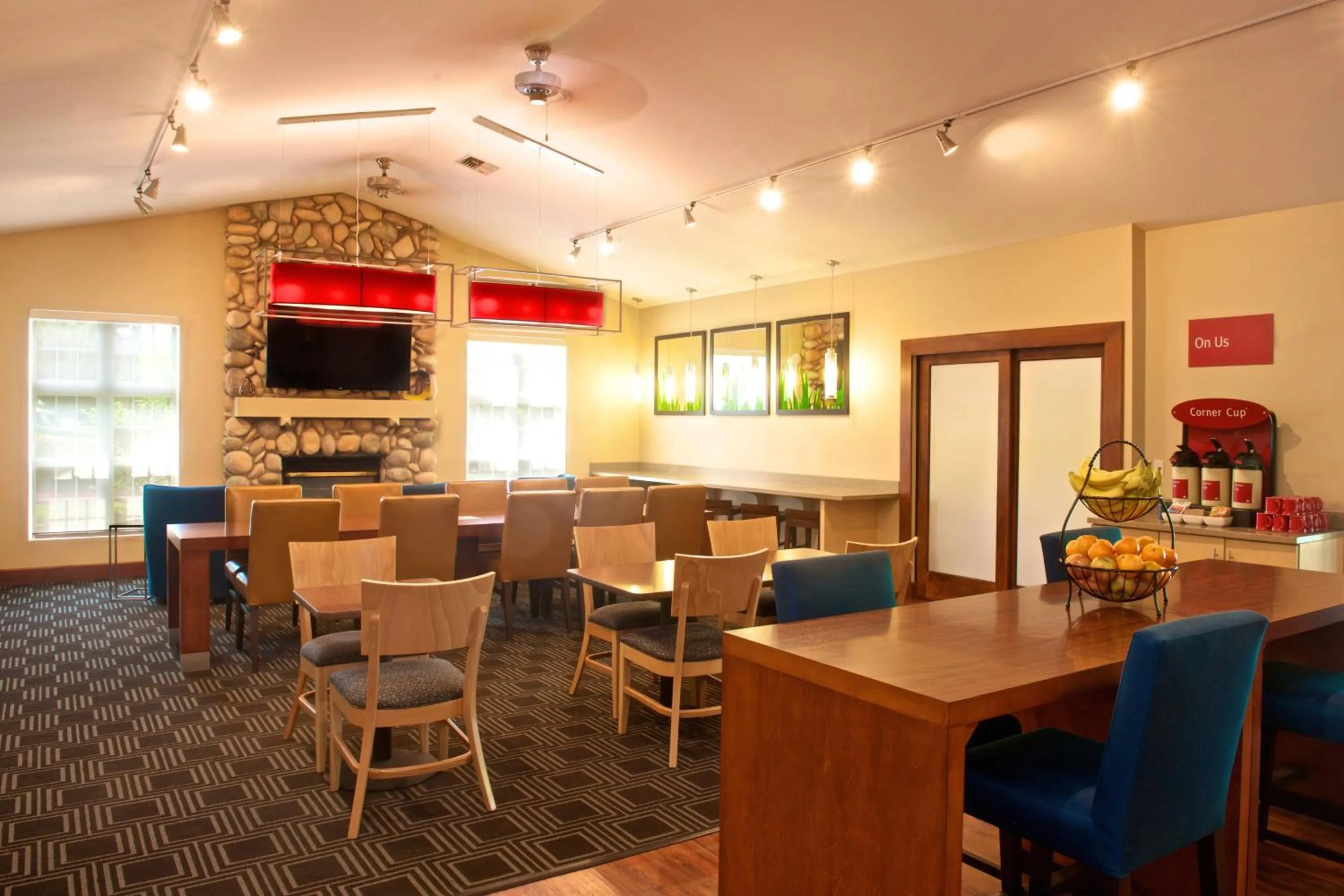 Restaurant/places to eat in TownePlace Suites by Marriott Seattle Everett/Mukilteo