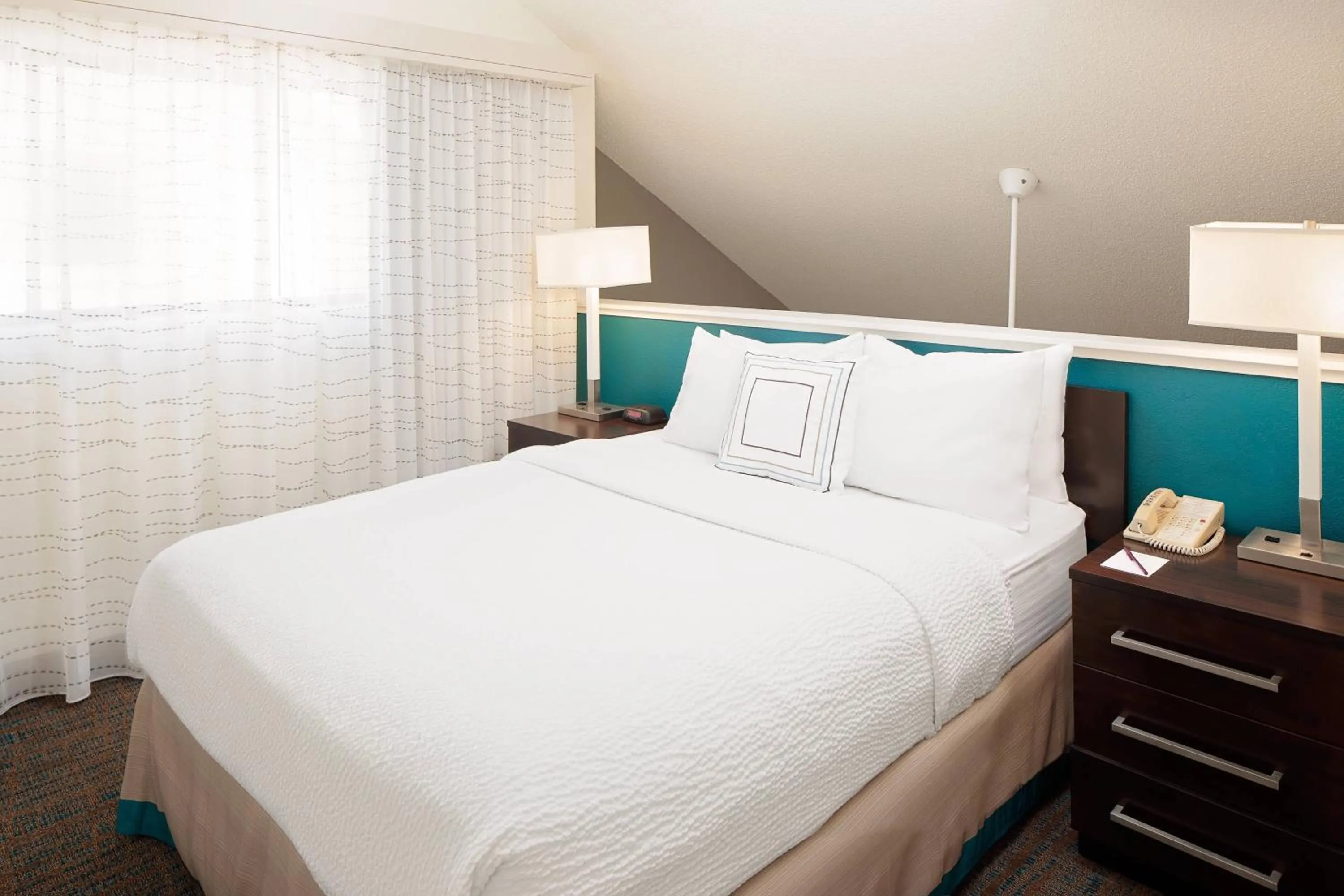 Bedroom, Bed in Residence Inn Palo Alto Mountain View