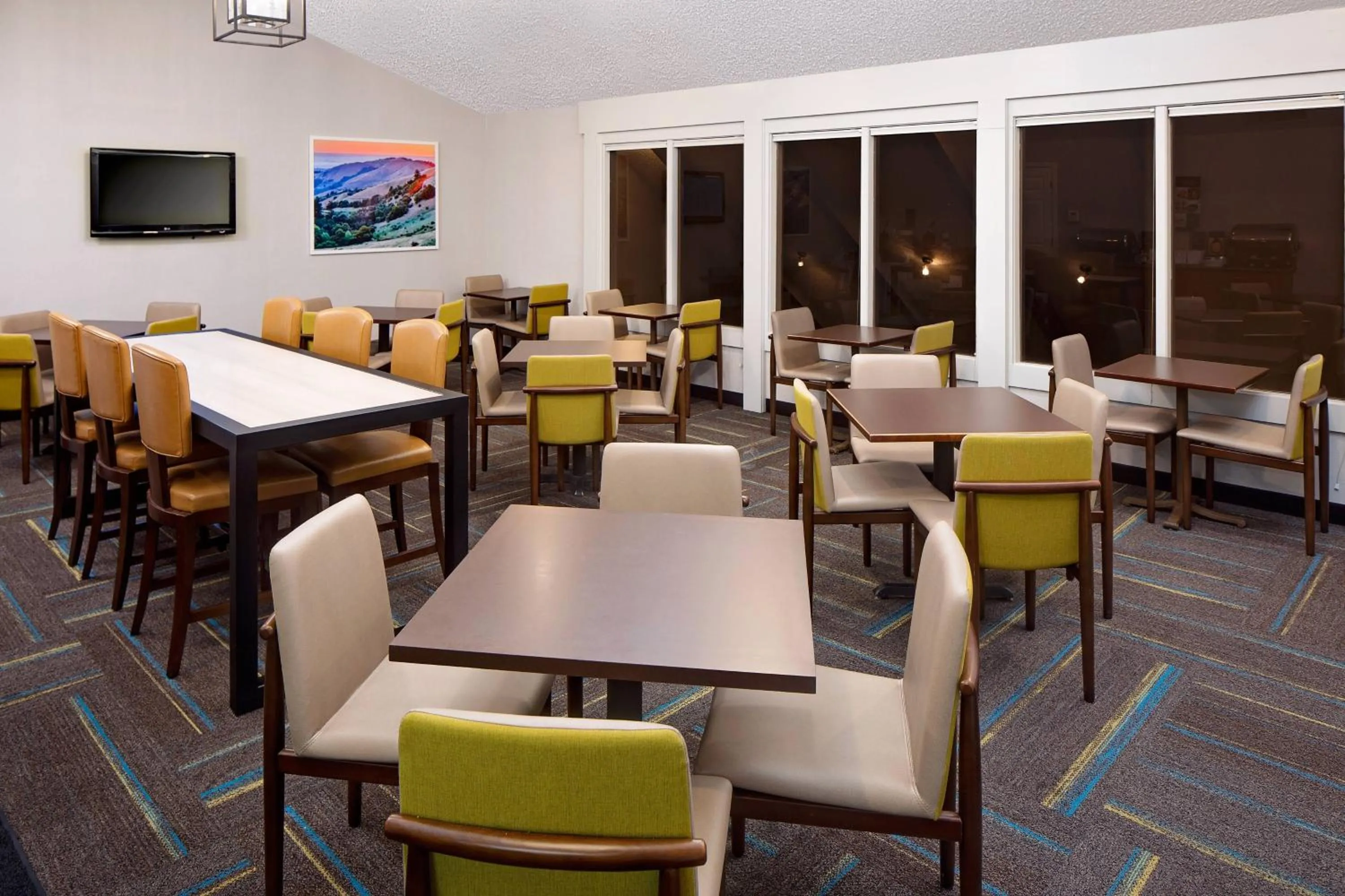 Restaurant/places to eat in Residence Inn Palo Alto Mountain View