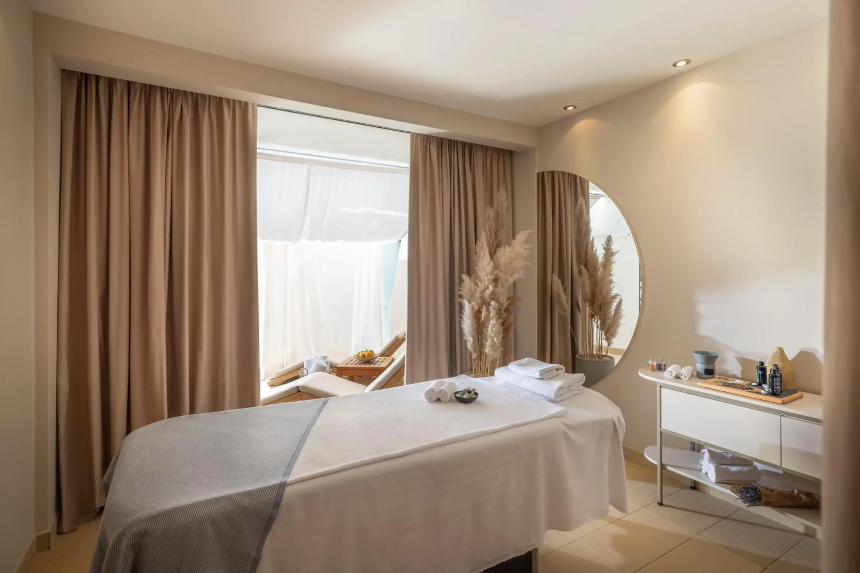Massage, Bed in Valamar Lacroma Hotel Massage, Bed in Valamar Lacroma Hotel