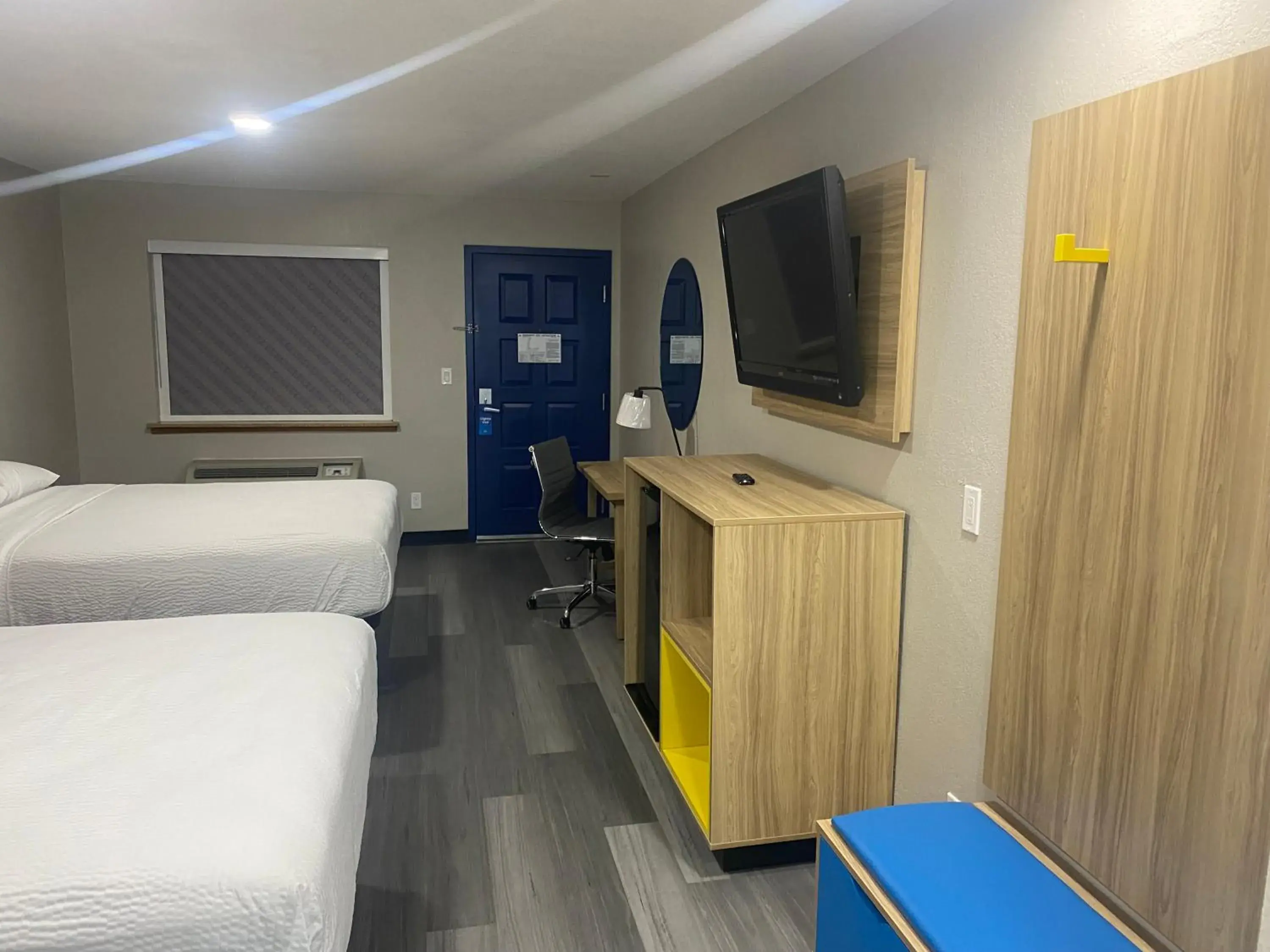 Photo of the whole room, Bed in Days Inn by Wyndham El Paso West Photo of the whole room, Bed in Days Inn by Wyndham El Paso West