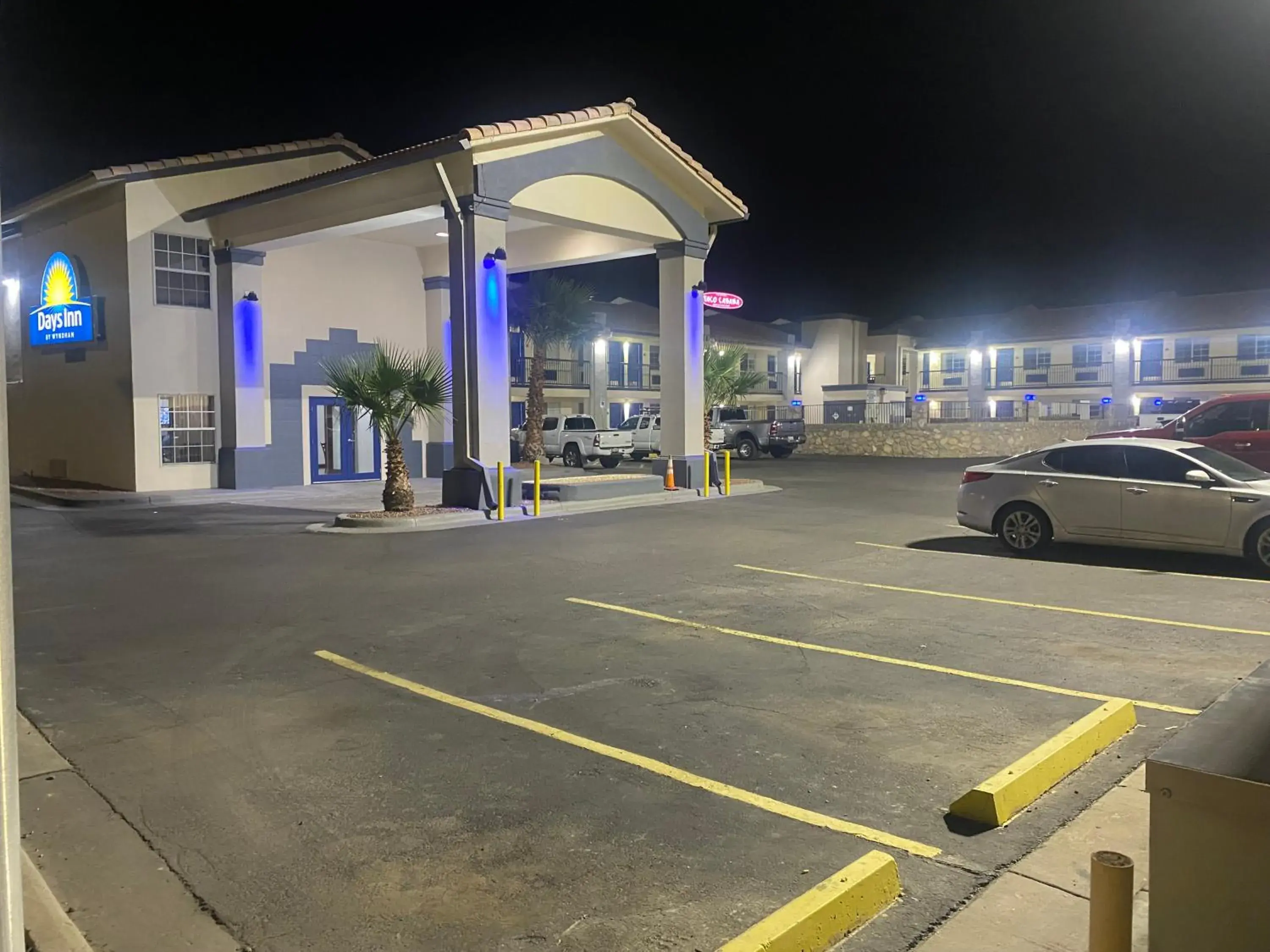 Property building in Days Inn by Wyndham El Paso West Property building in Days Inn by Wyndham El Paso West