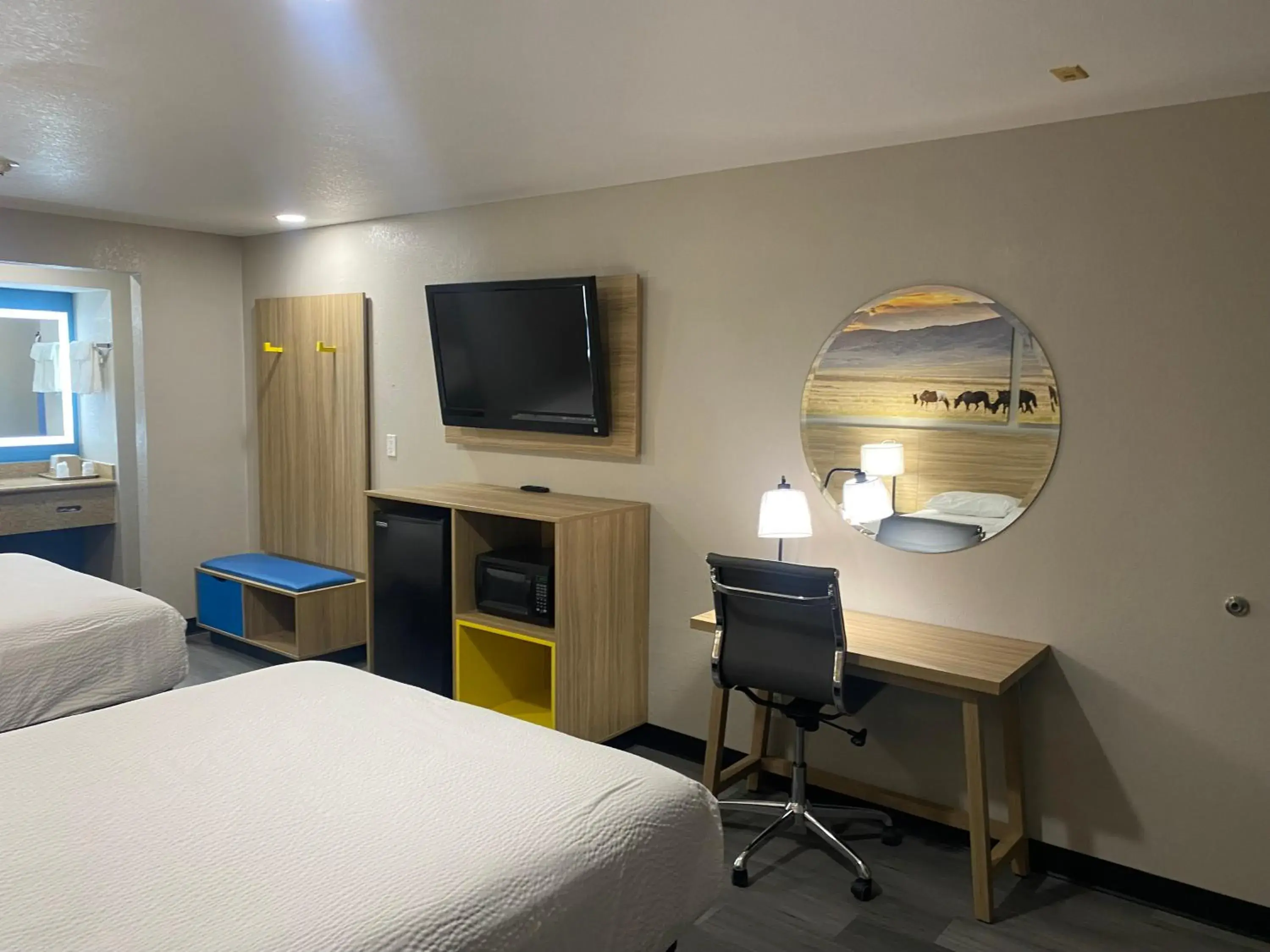 Bedroom, Bed in Days Inn by Wyndham El Paso West Bedroom, Bed in Days Inn by Wyndham El Paso West