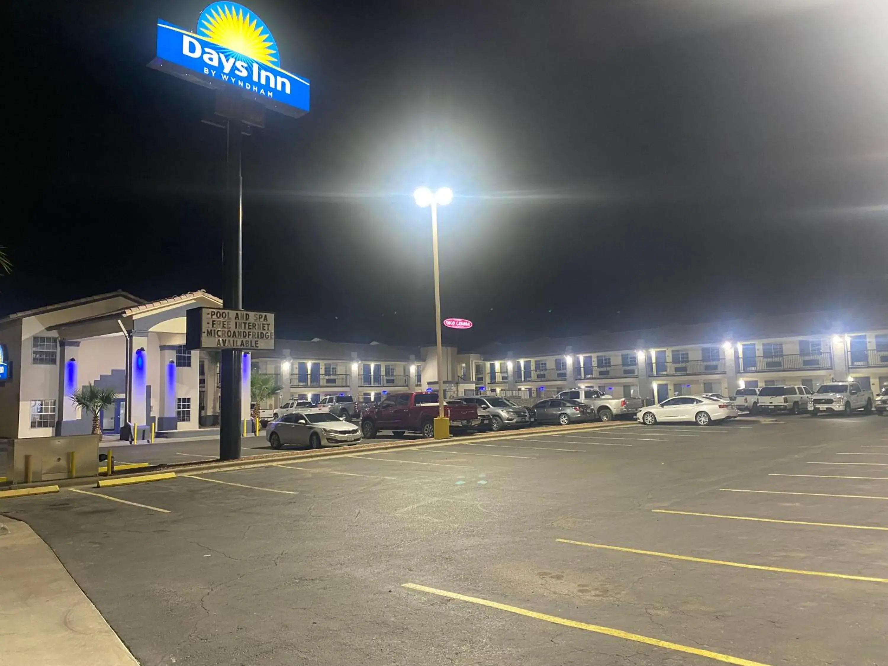 Property building in Days Inn by Wyndham El Paso West Property building in Days Inn by Wyndham El Paso West