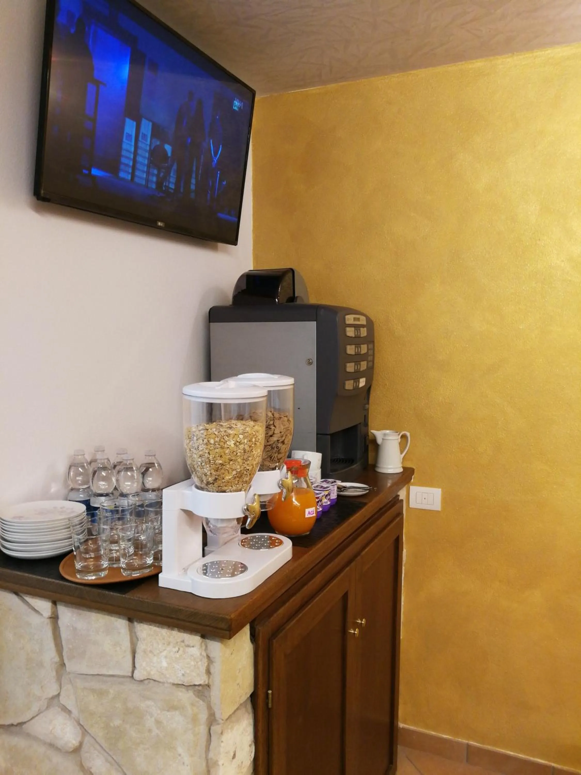 Restaurant/places to eat in Suite Color Verona