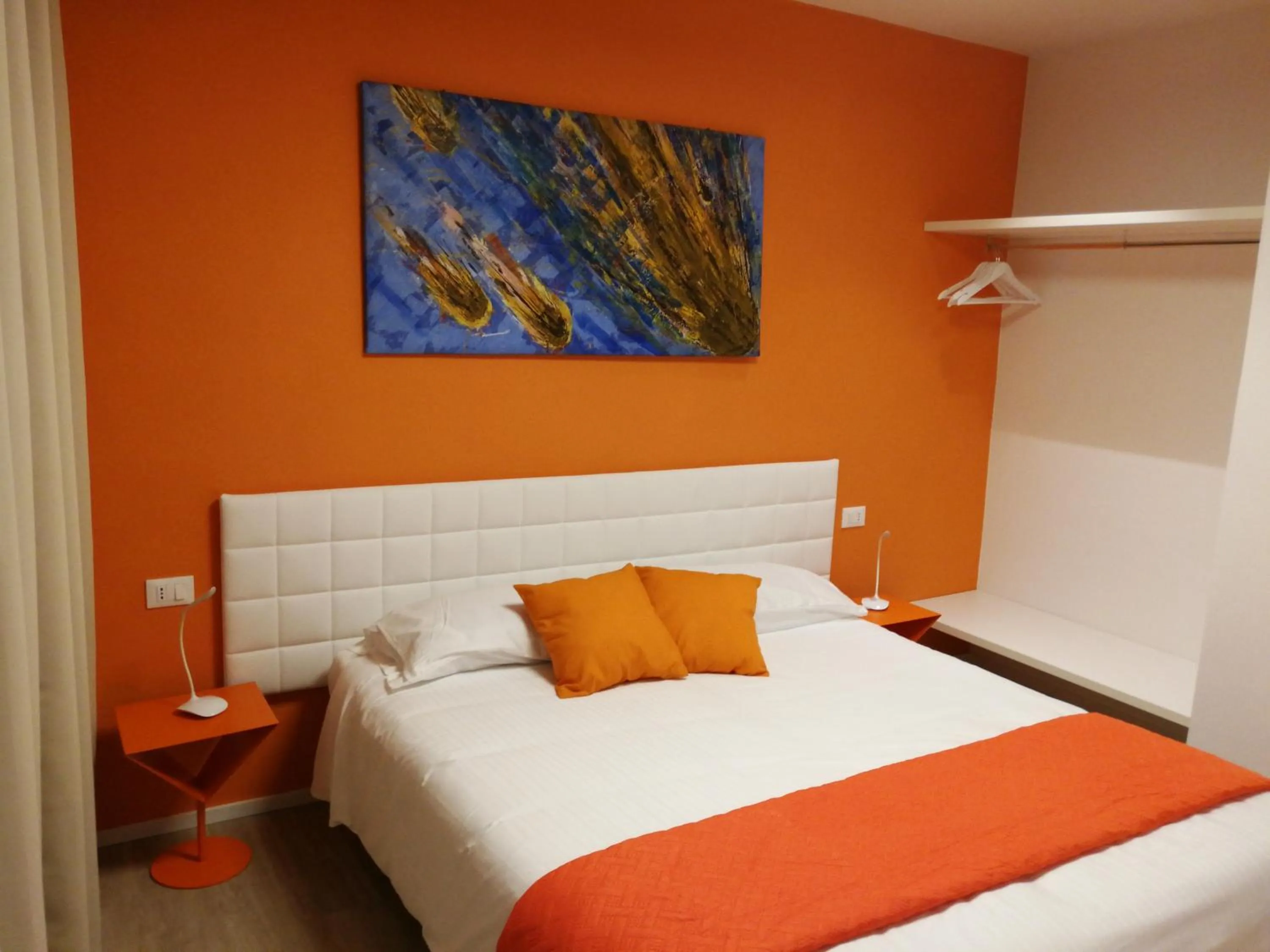 Bedroom, Bed in Suite Color Verona