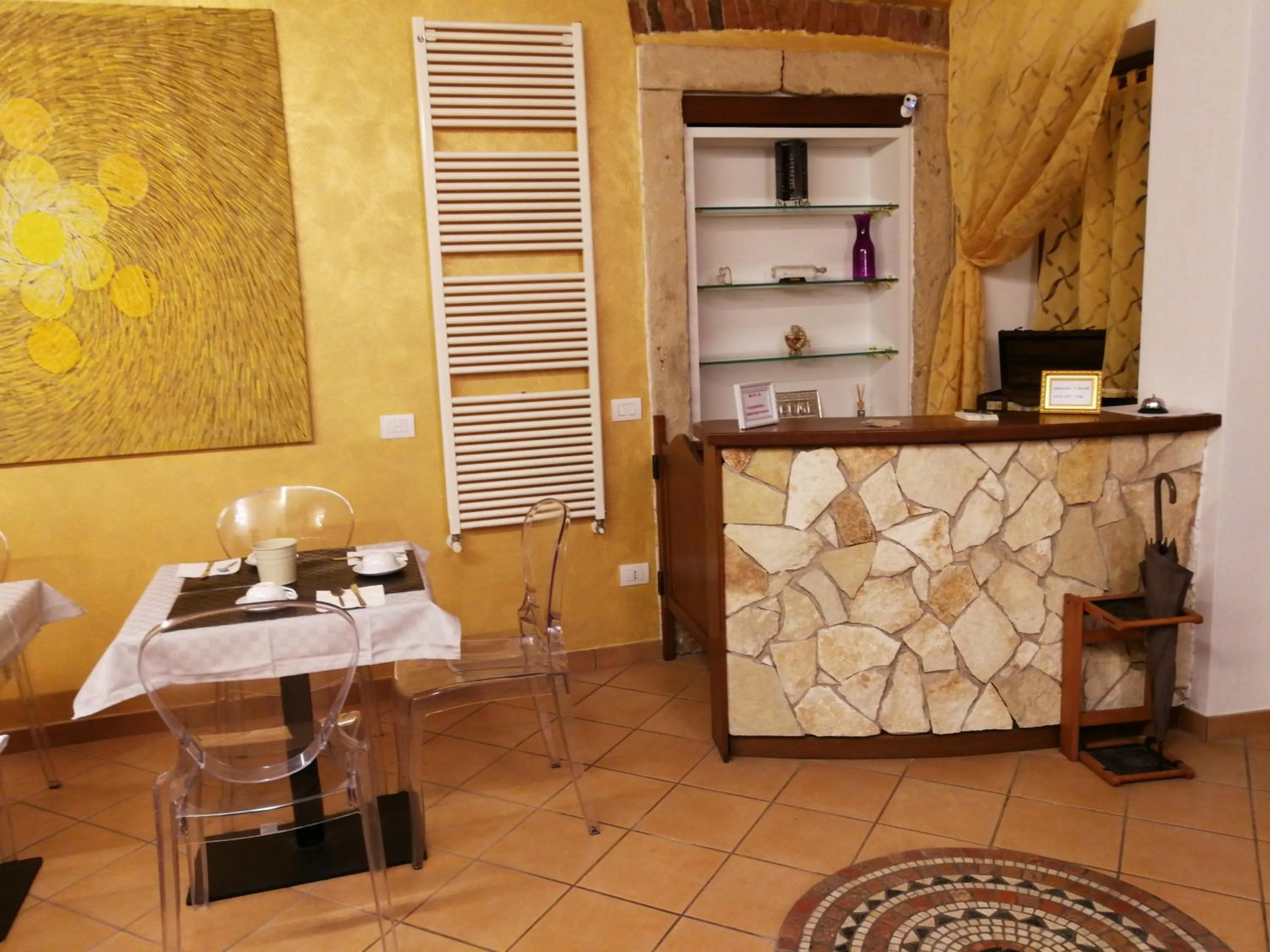 Communal lounge/ TV room in Suite Color Verona