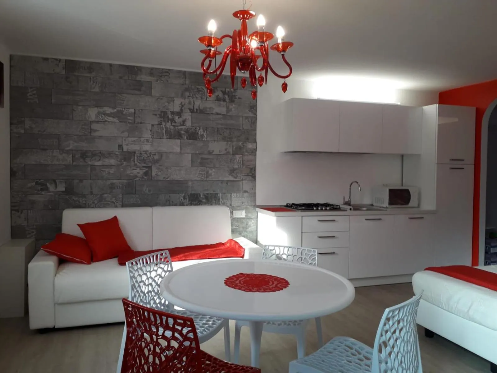 Dining area in Suite Color Verona