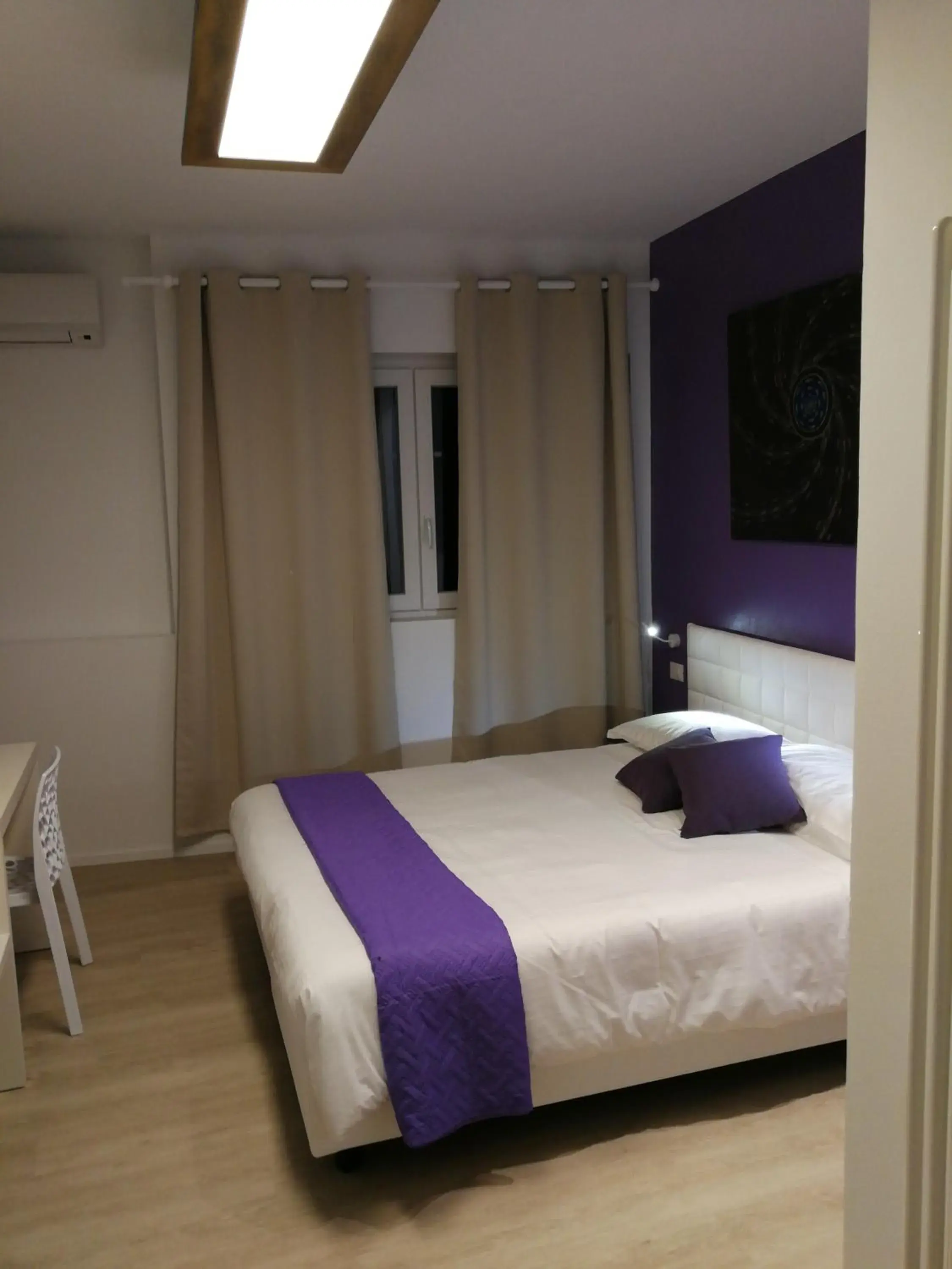 Triple Room - single occupancy in Suite Color Verona Triple Room - single occupancy in Suite Color Verona