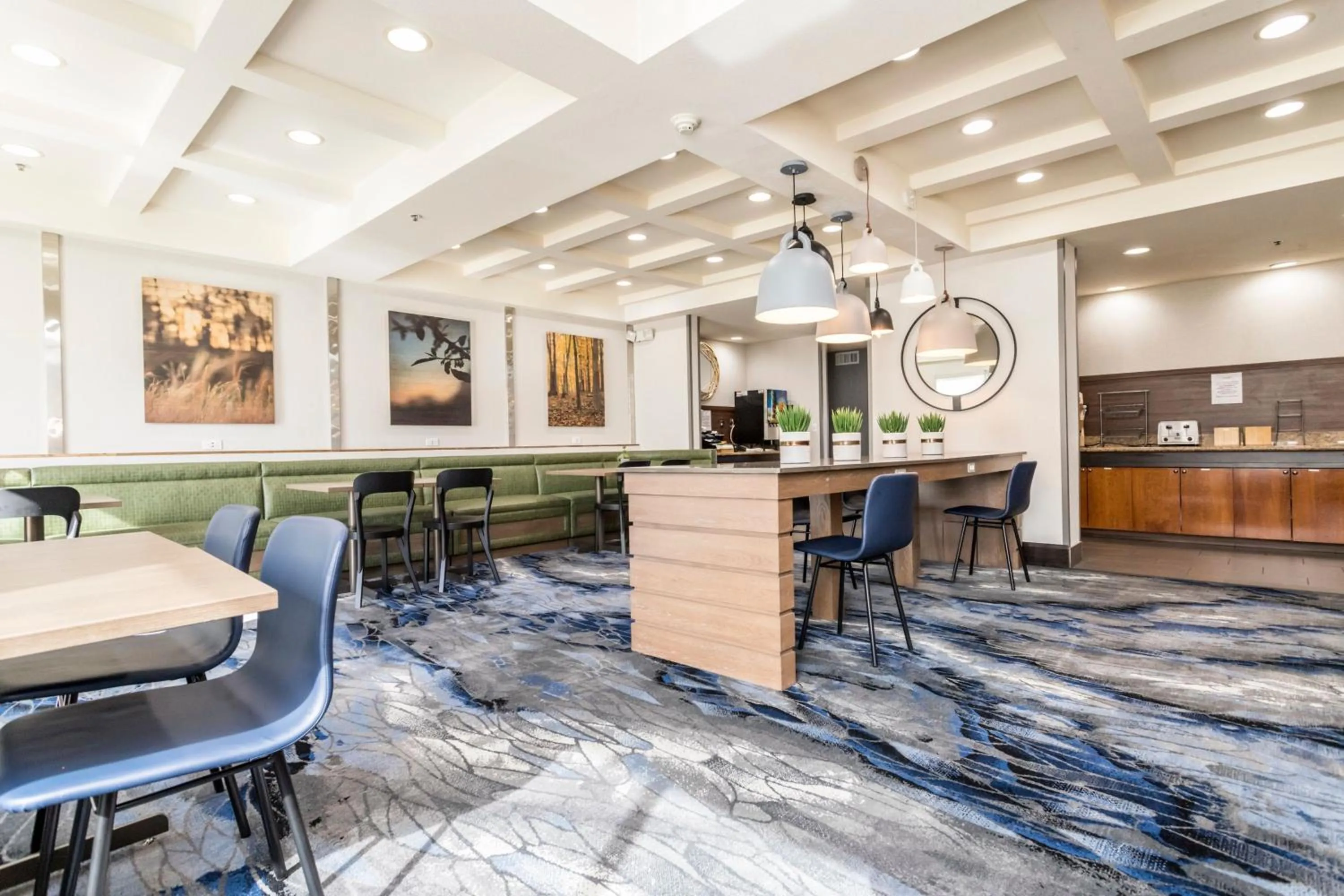 Breakfast in Fairfield Inn St. George