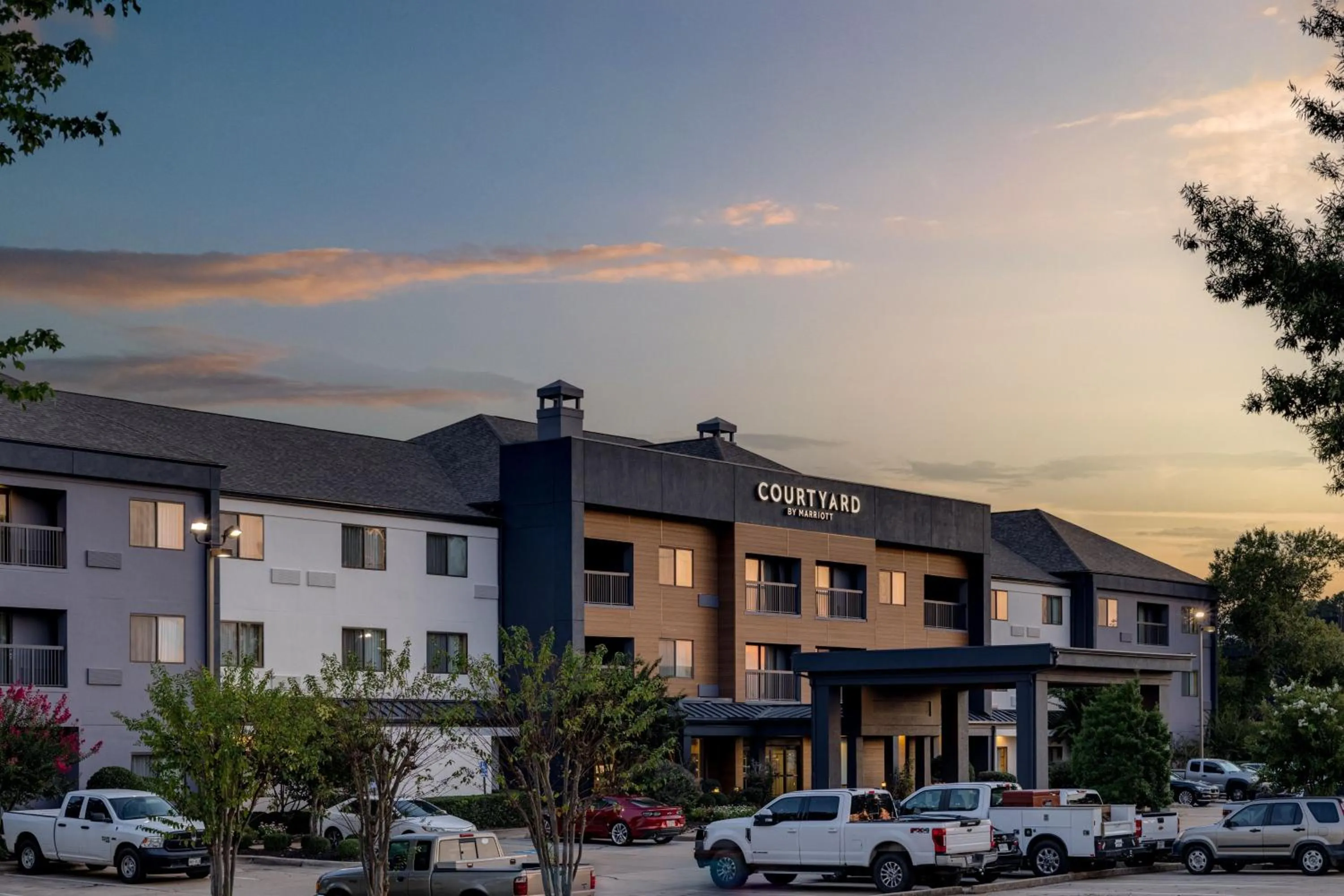 Property building in Courtyard Shreveport Airport