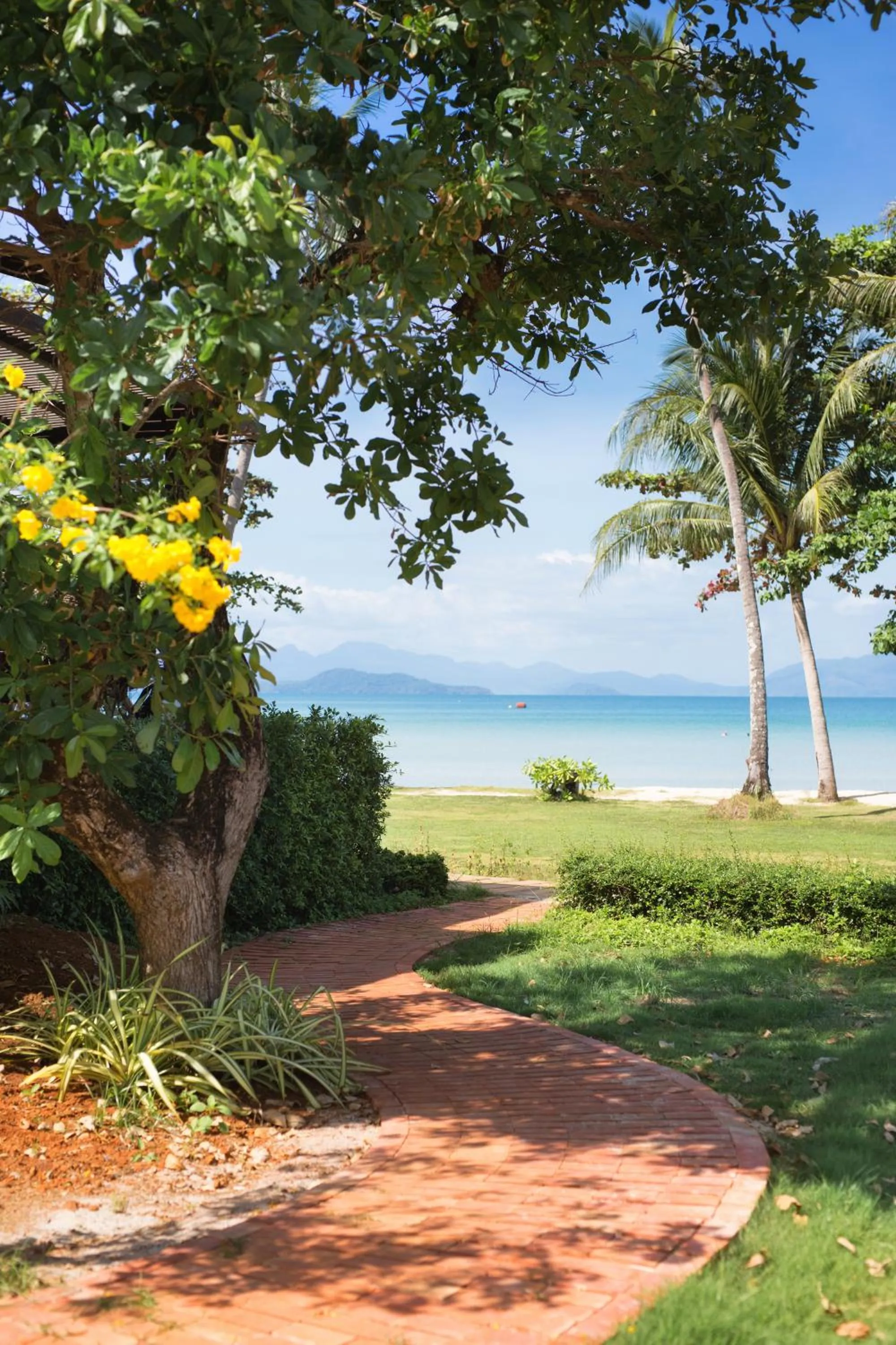 Garden in Mira Montra Resort Koh Mak
