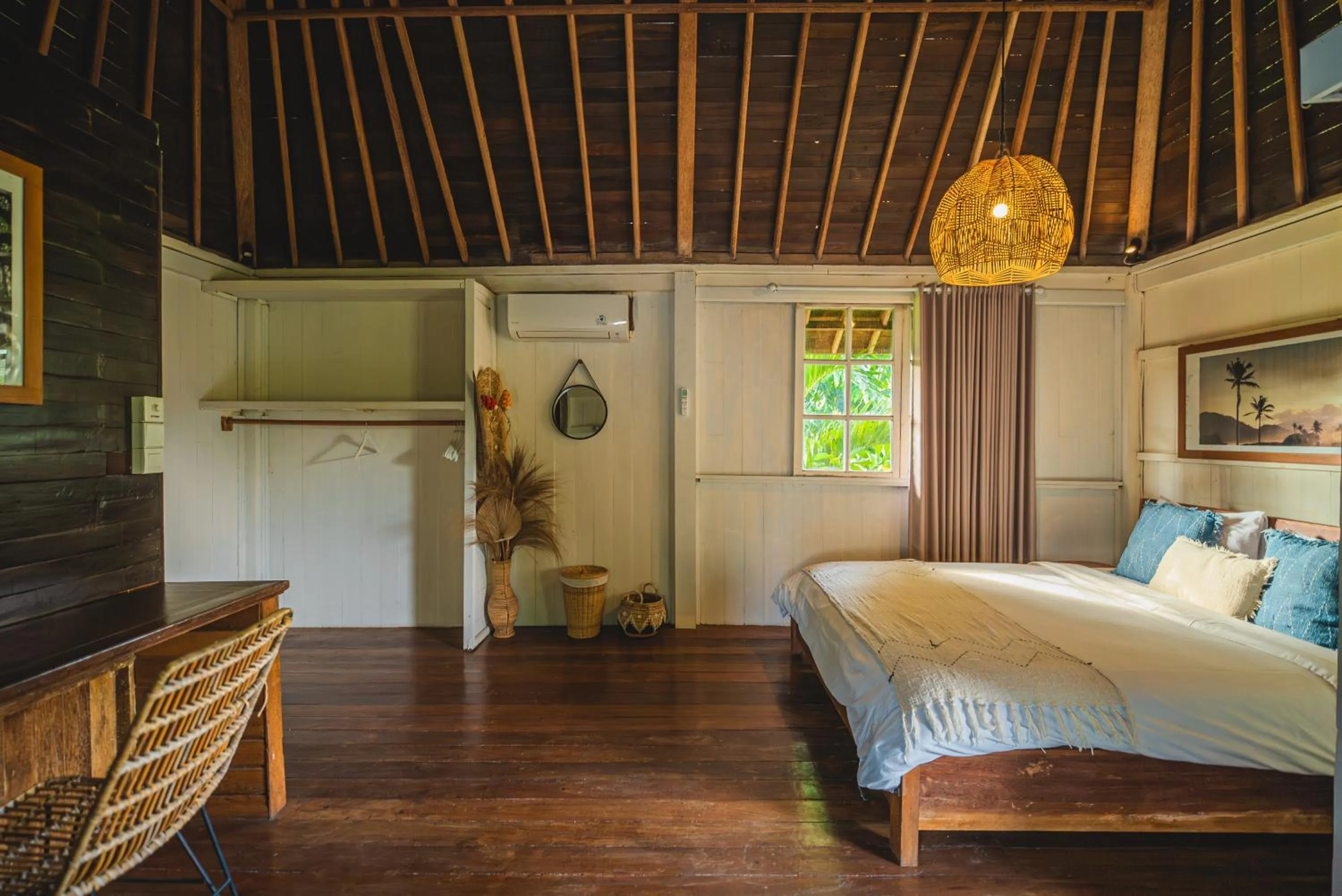 Photo of the whole room, Bed in Mangga Wangga Living