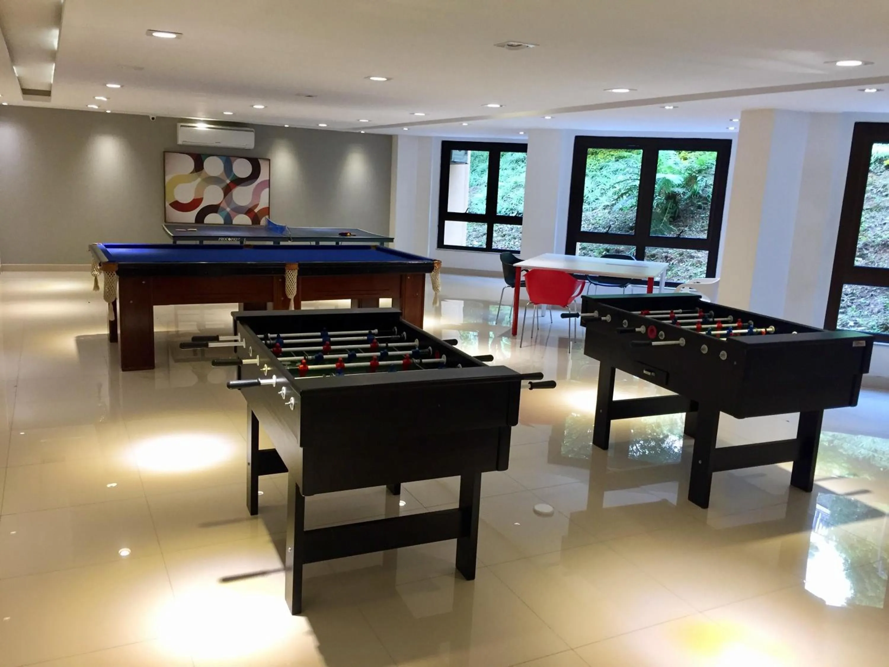 Billiard in Flat Wish Serrano Hotel