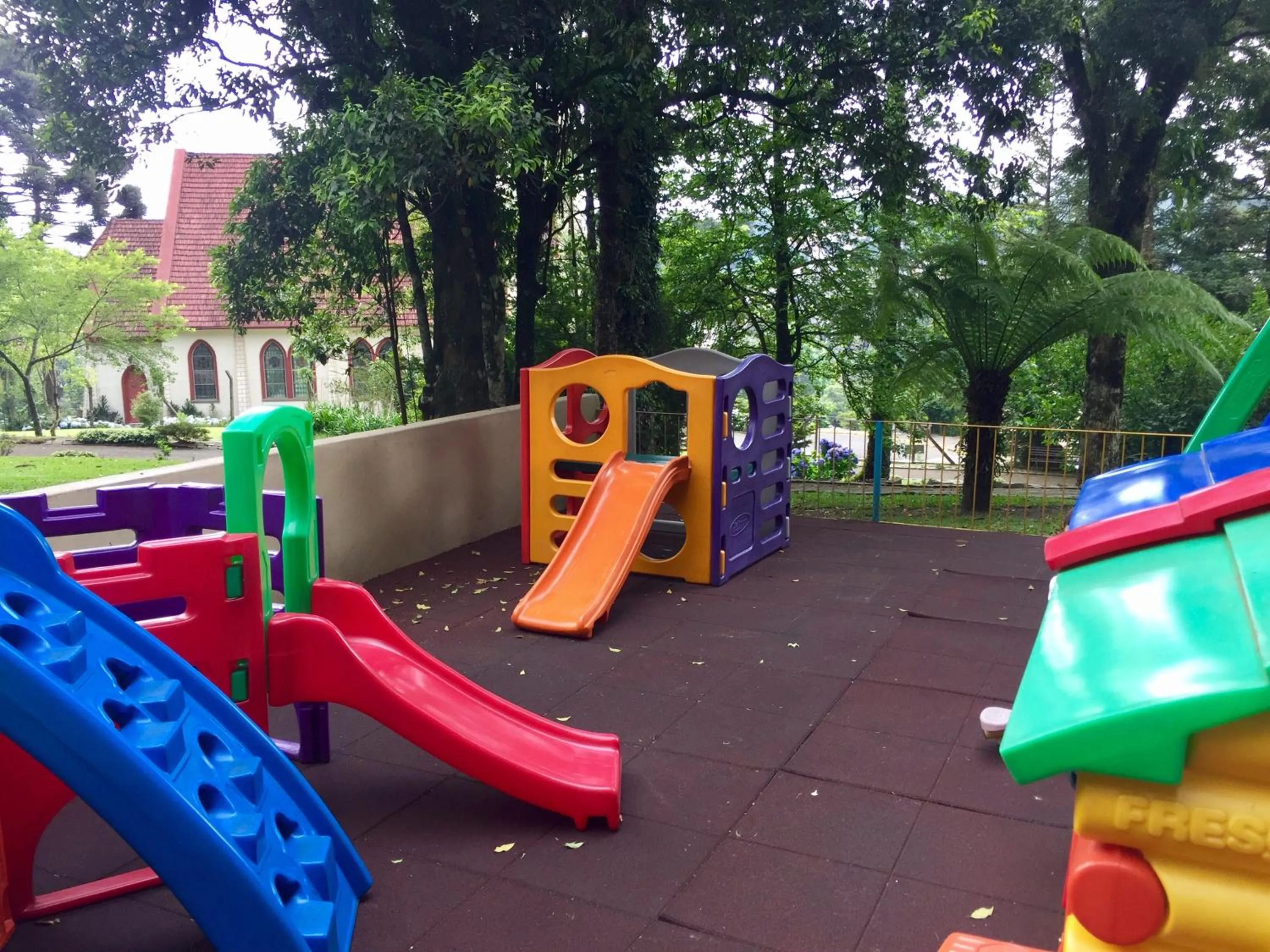 Children play ground in Flat Wish Serrano Hotel