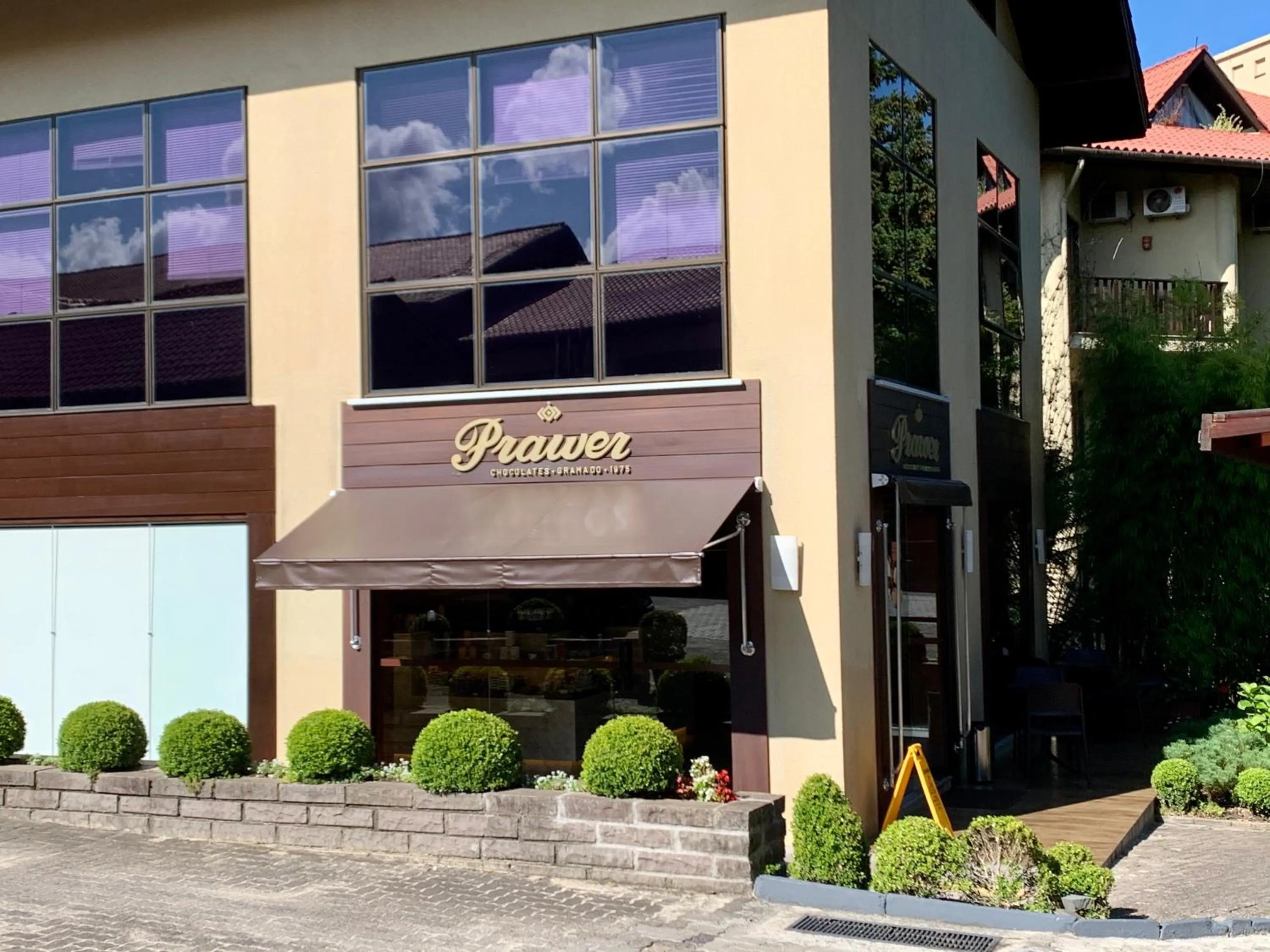 Property building in Flat Wish Serrano Hotel