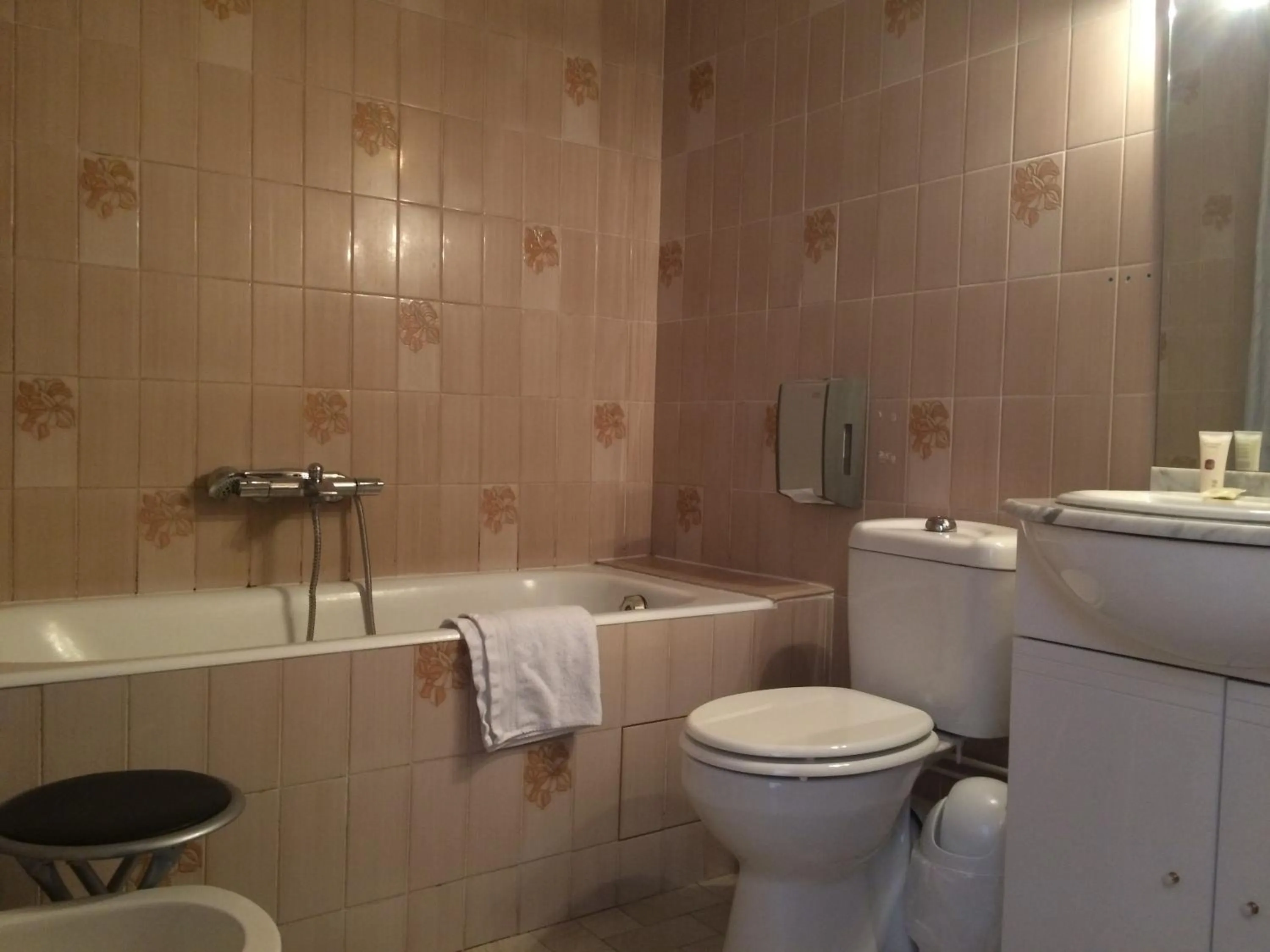 Bathroom in Auberge de la Petite Ferme, Super-Besse Est, The Originals Relais