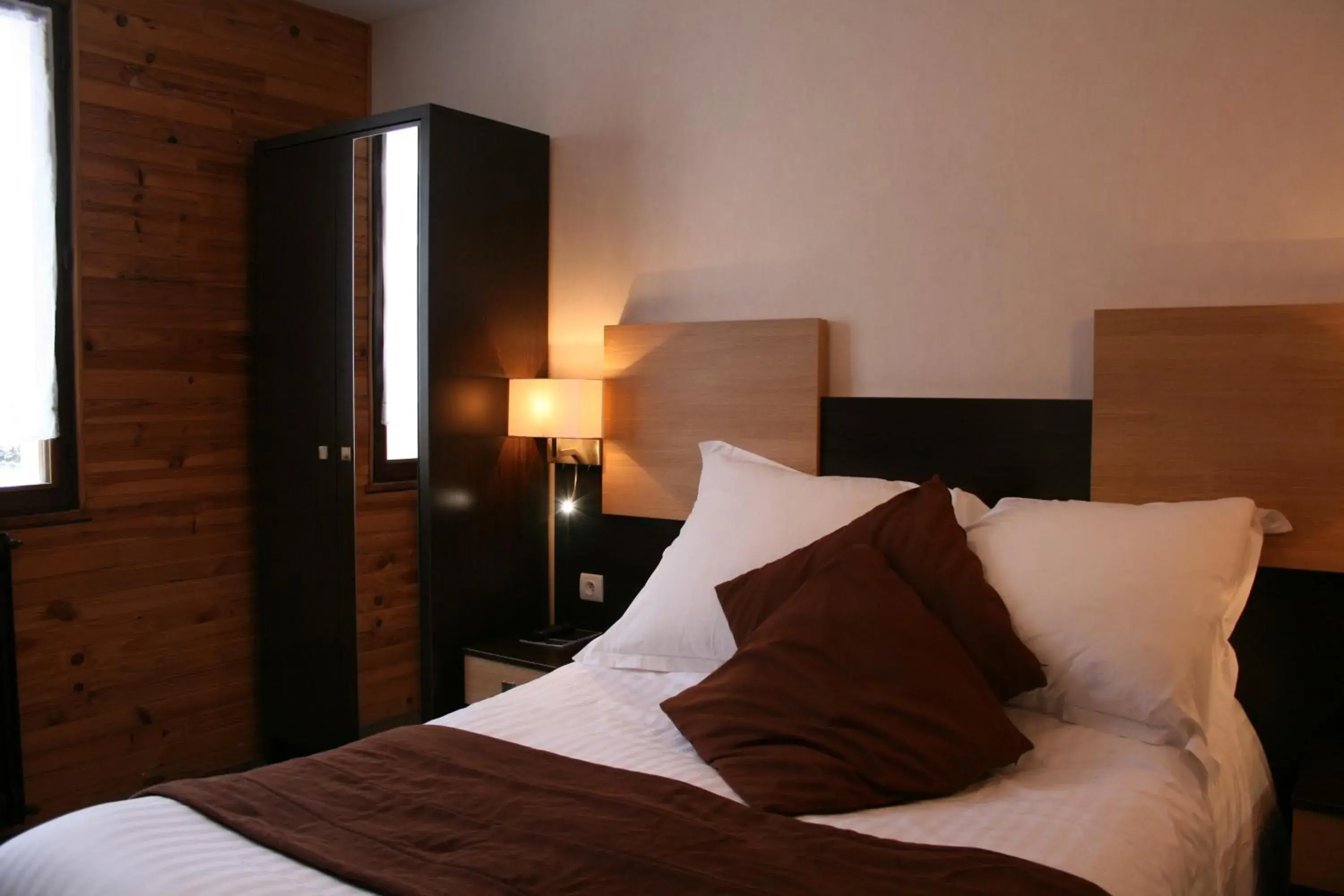 Bed in Auberge de la Petite Ferme, Super-Besse Est, The Originals Relais Bed in Auberge de la Petite Ferme, Super-Besse Est, The Originals Relais