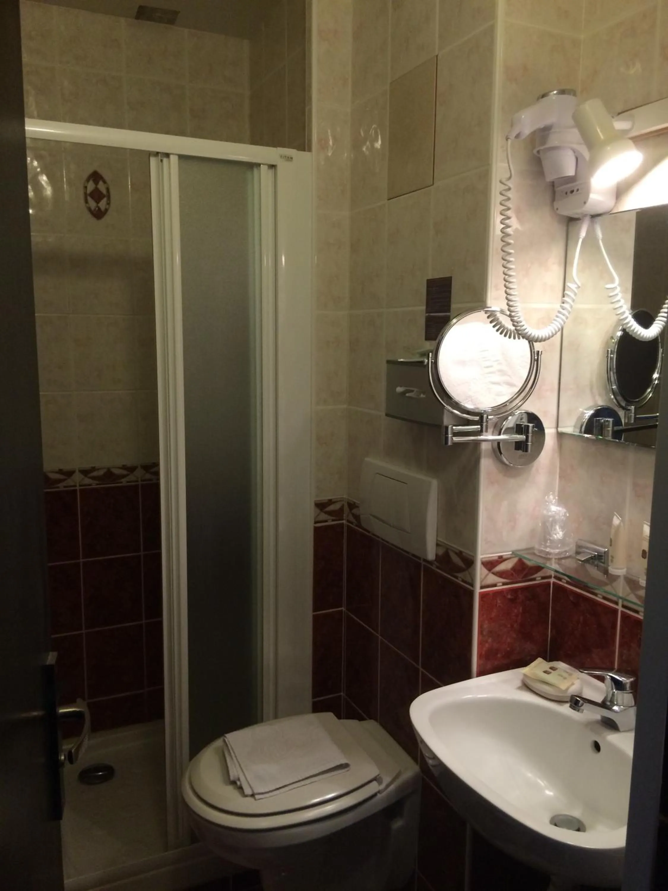 Bathroom in Auberge de la Petite Ferme, Super-Besse Est, The Originals Relais