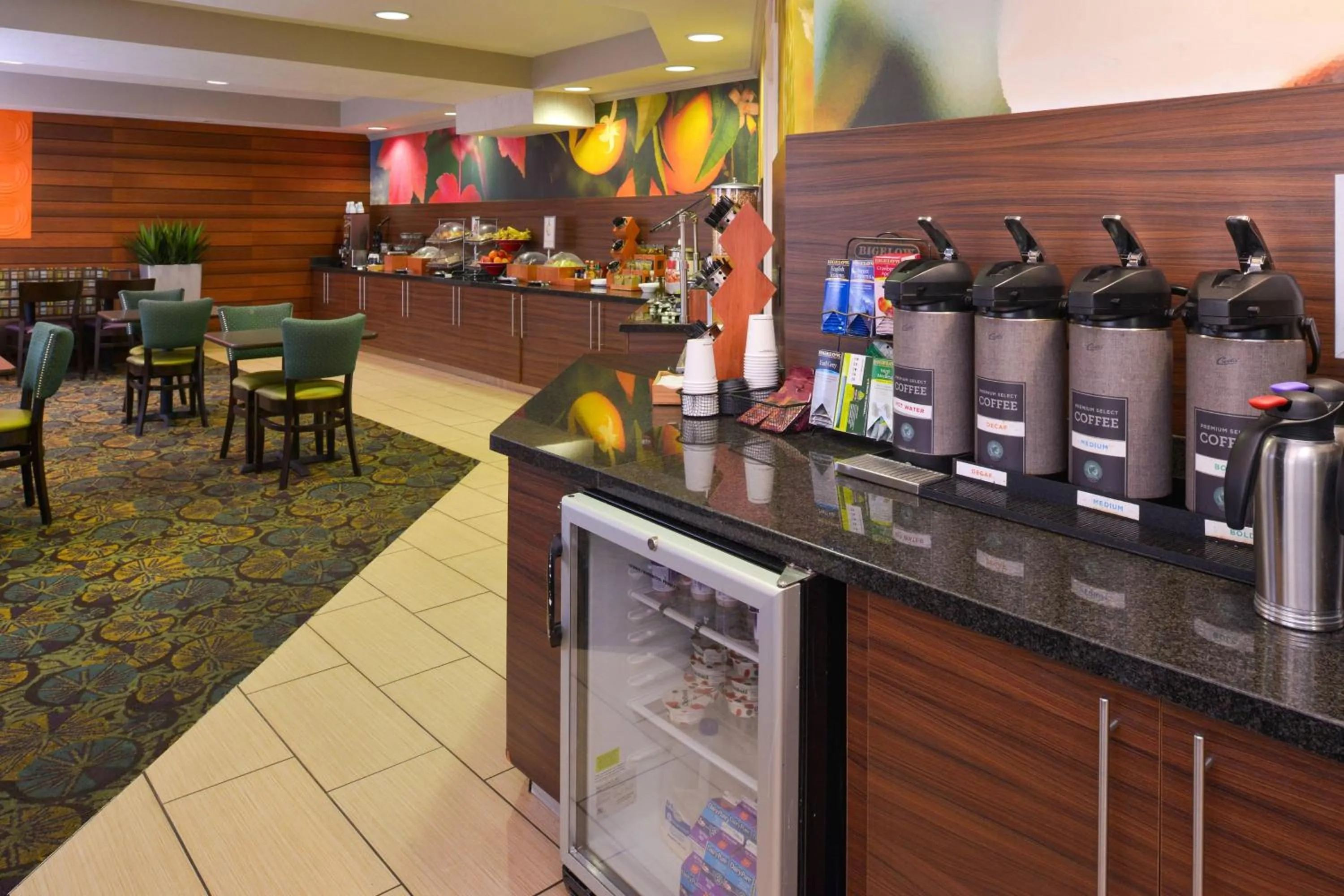 Restaurant/places to eat in Fairfield Inn Salt Lake City Layton
