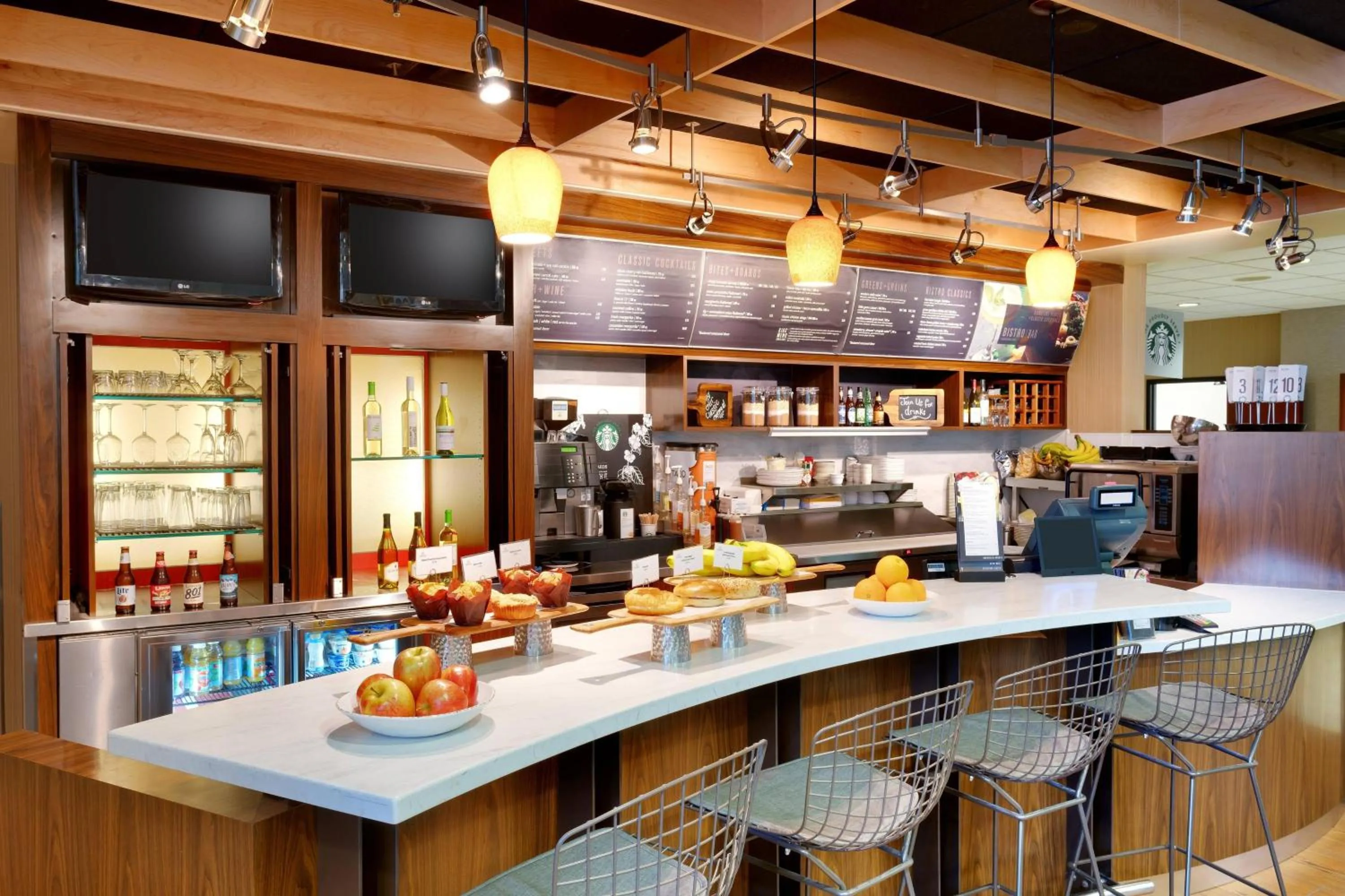 Lounge or bar in Courtyard by Marriott Salt Lake City Sandy