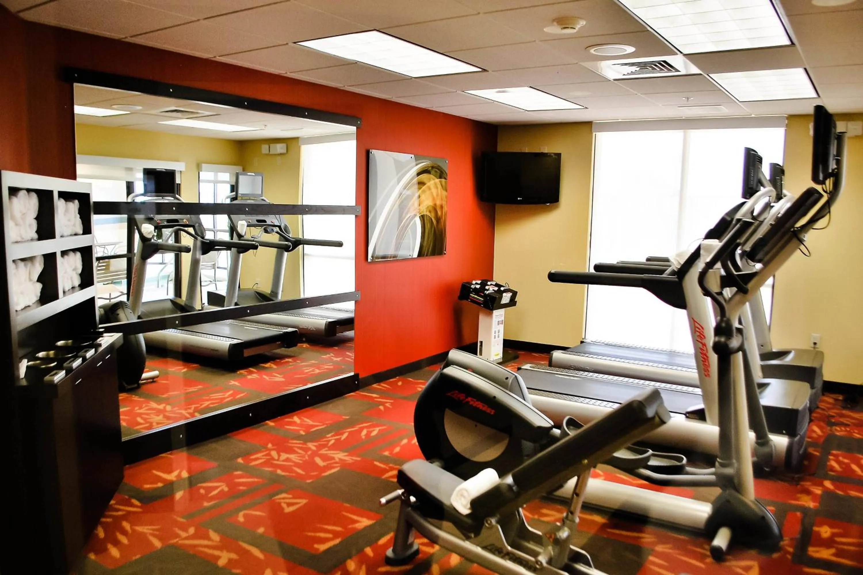 Fitness centre/facilities in Courtyard by Marriott Salina