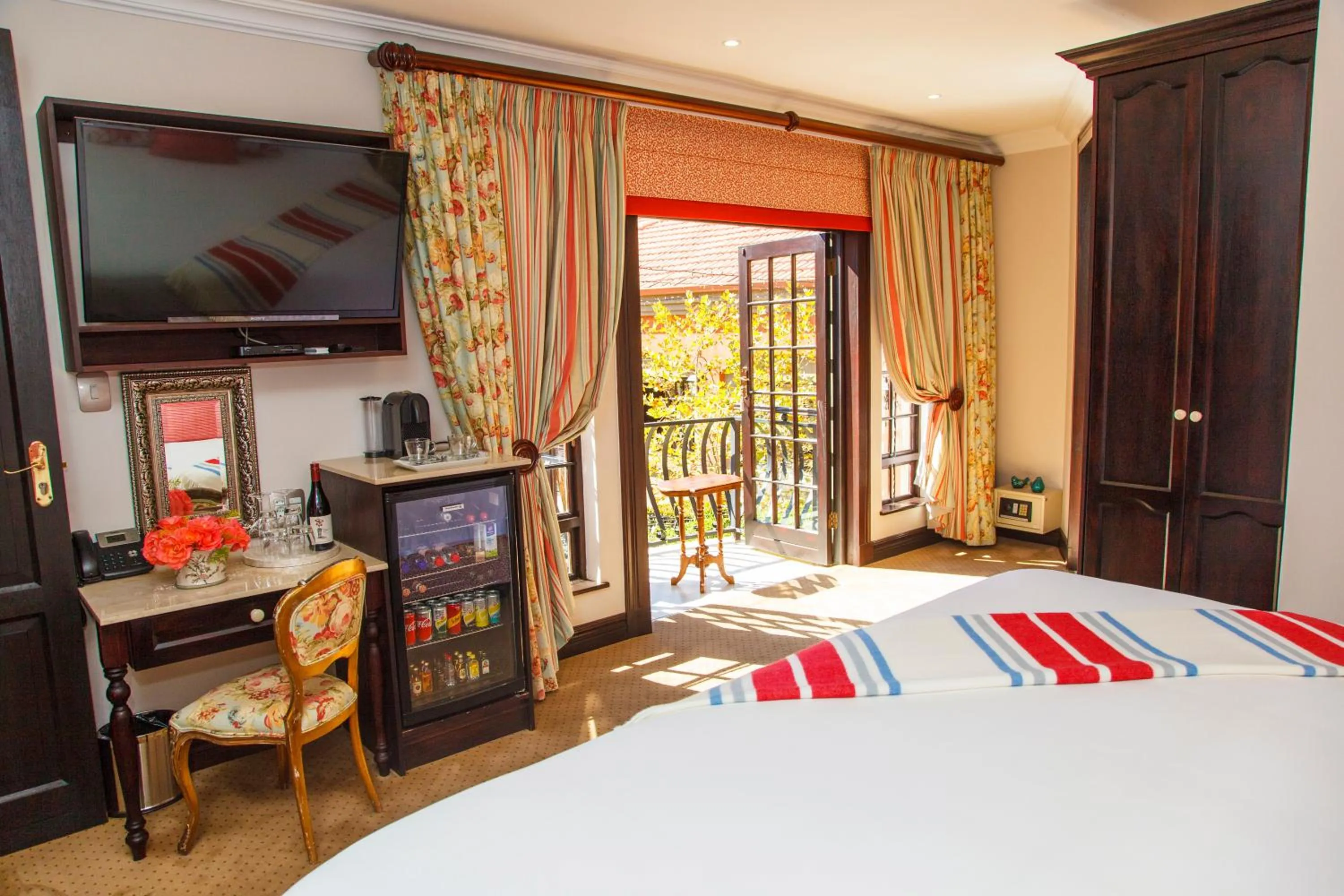 TV and multimedia, Bed in Ivory Manor Boutique Hotel