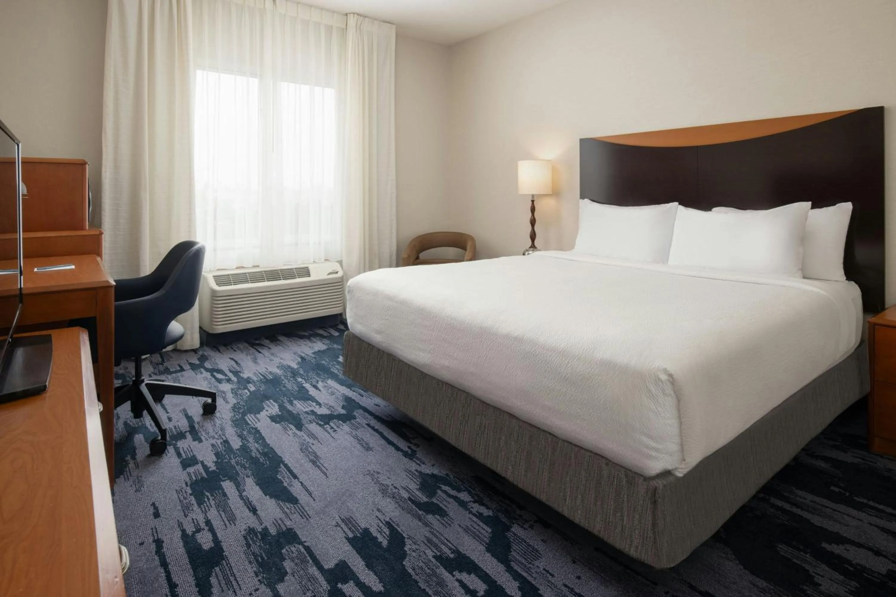 Photo of the whole room, Bed in Fairfield Inn & Suites Santa Maria