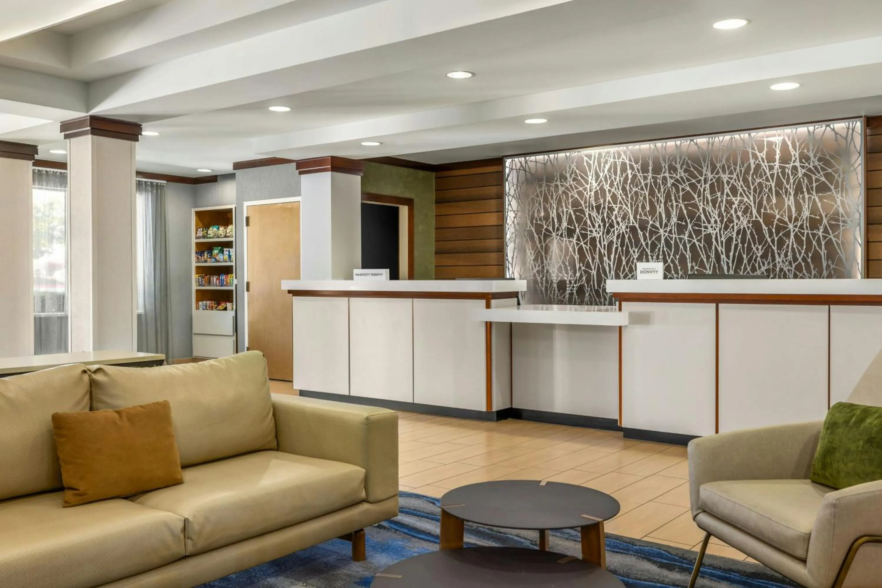 Lobby or reception in Fairfield Inn & Suites by Marriott Springdale