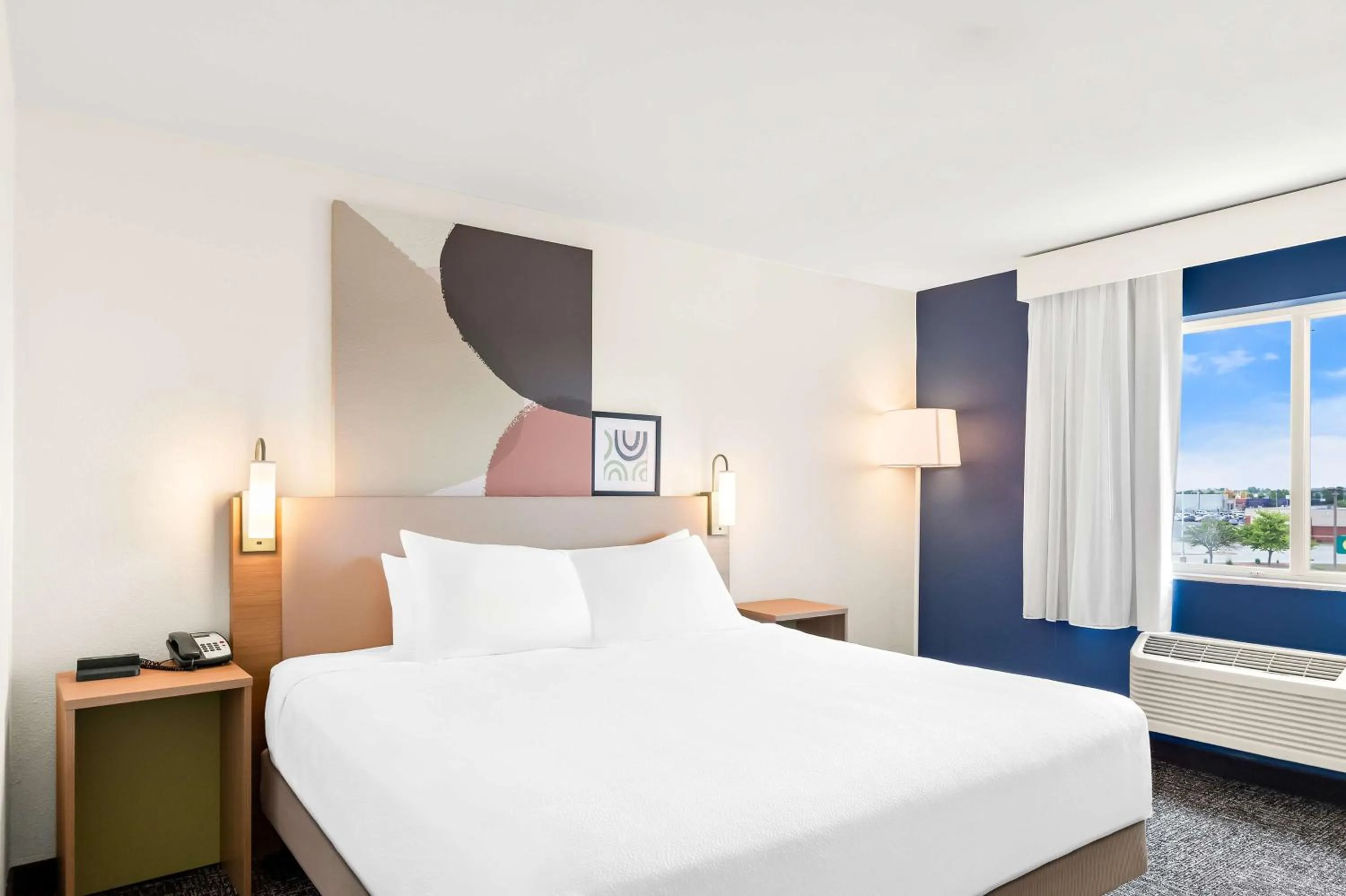 Bed in Spark by Hilton Springfield Southwest