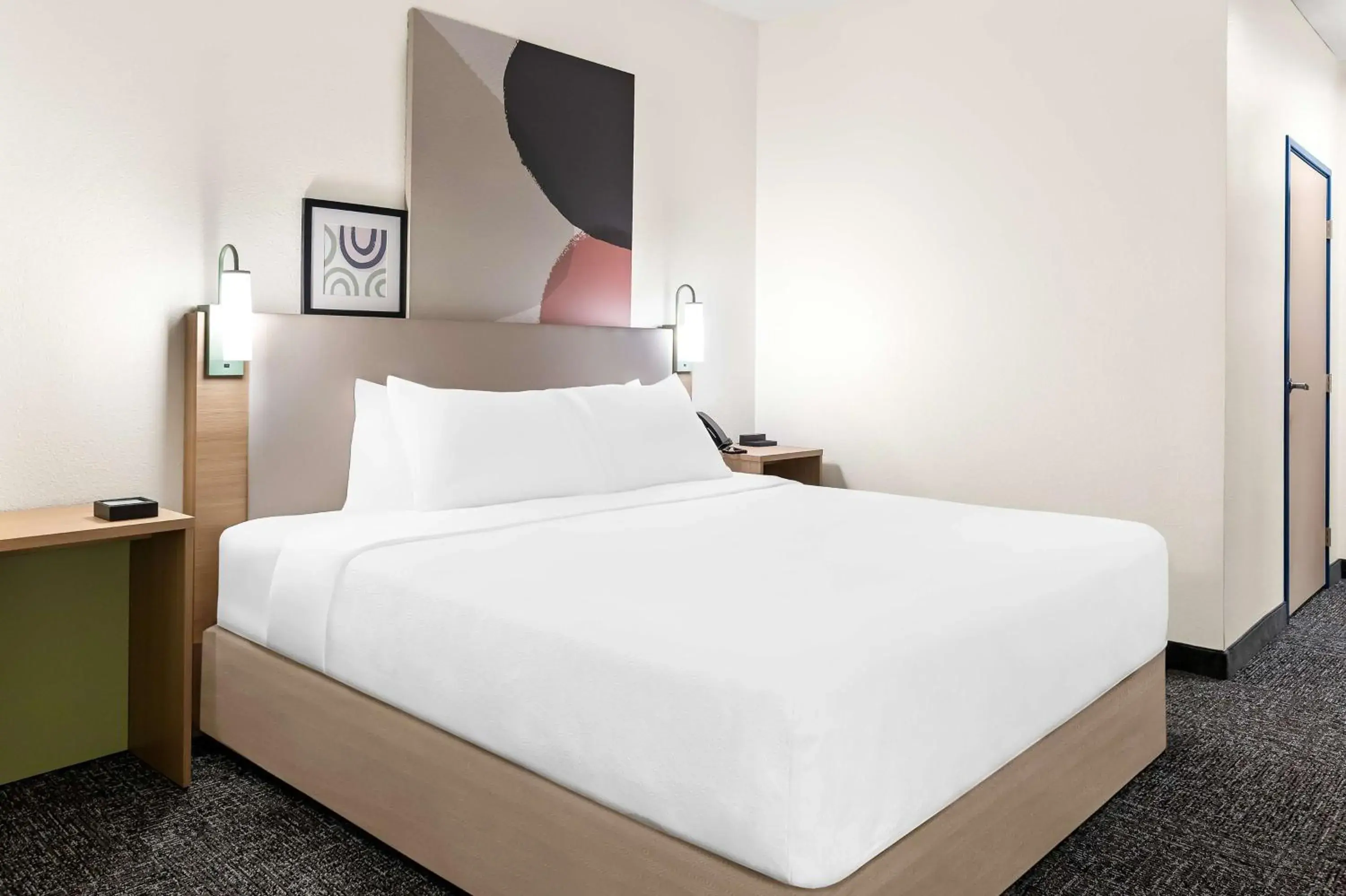 Bed in Spark by Hilton Springfield Southwest Bed in Spark by Hilton Springfield Southwest