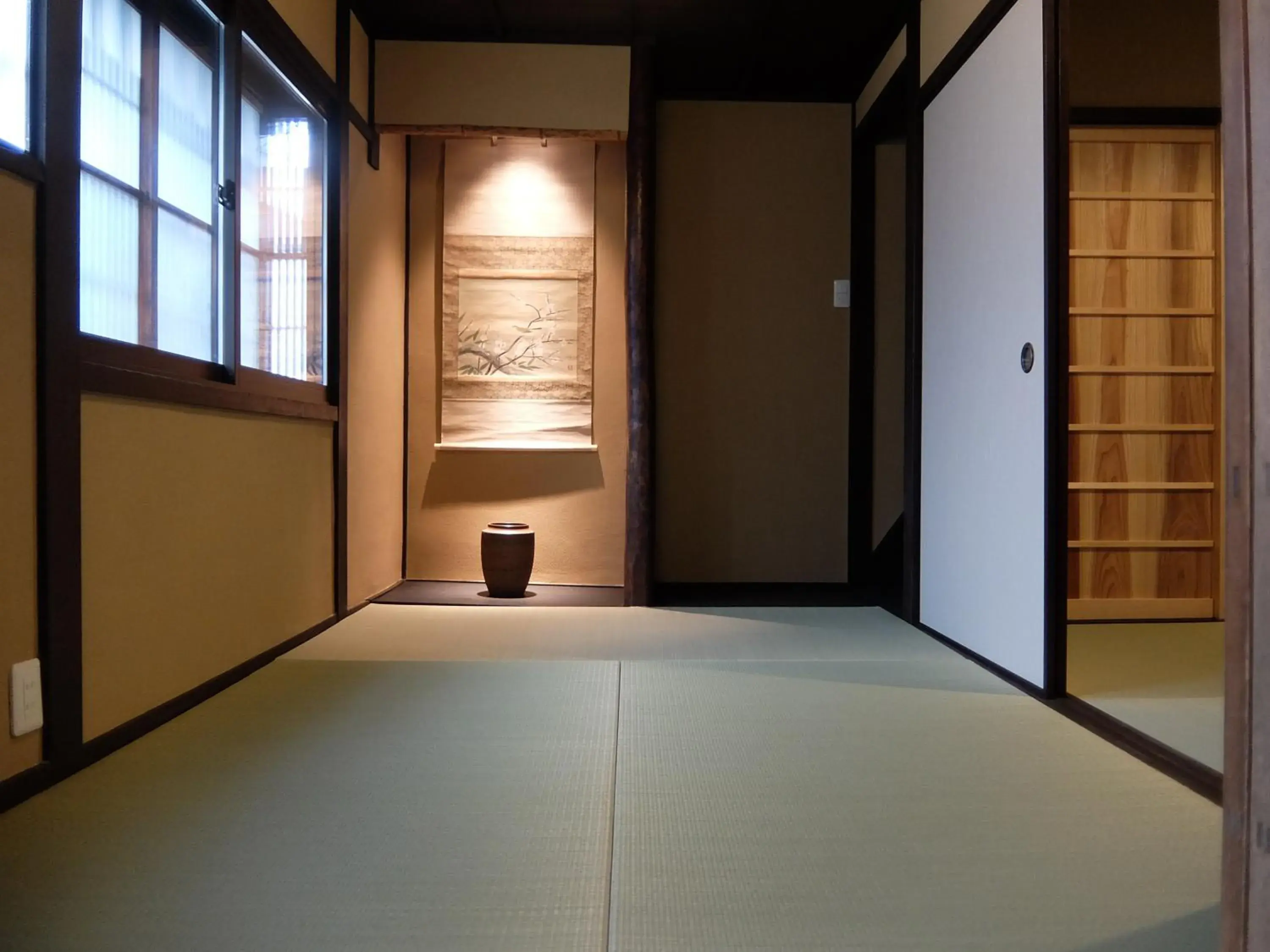 Facade/entrance in Reikaku Kiyomizu Gojo Facade/entrance in Reikaku Kiyomizu Gojo